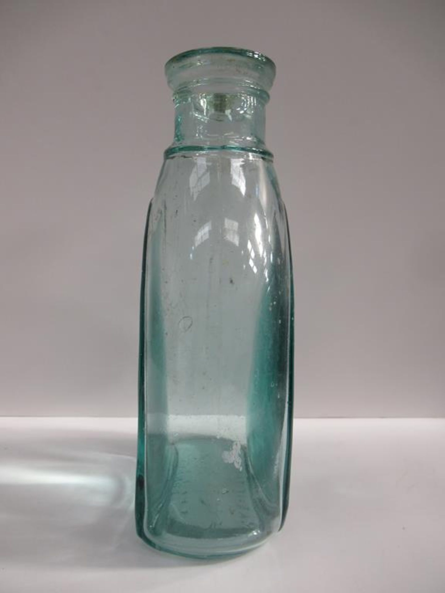 London Mable Todd & Co. bottle - Image 2 of 7