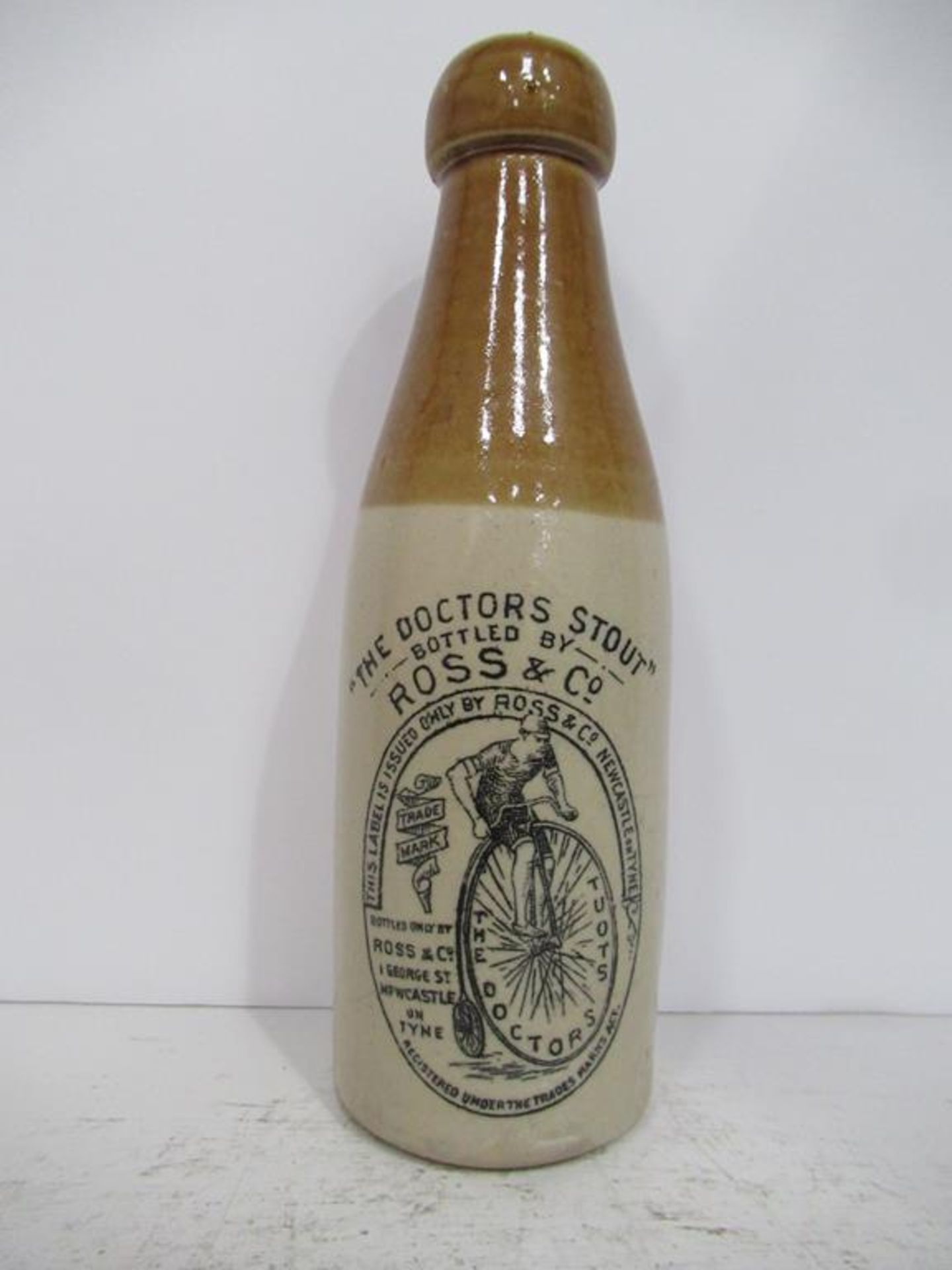 Newcastle on Tyne Ross & Co stone bottle (20cm)