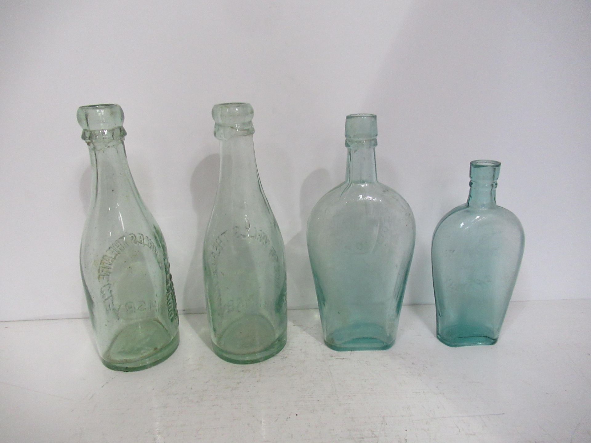 9x Grimsby theatre/hotel bottles - Image 4 of 20