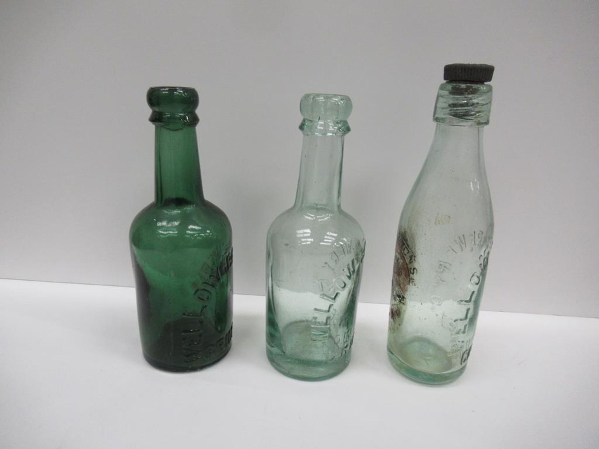 7x Grimsby Wellow Brewery (5) and F.Coleman (2) bottles (2x coloured and 2x matching stoppers) - Image 20 of 31