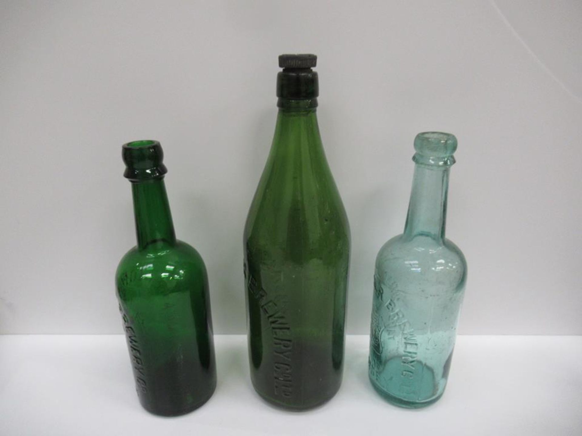 6x Grimsby Tadcaster Tower Brewery Co. Ltd bottles (2x coloured) - Image 5 of 22