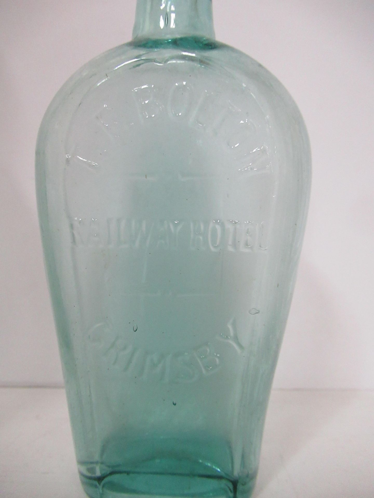 9x Grimsby theatre/hotel bottles - Image 6 of 20