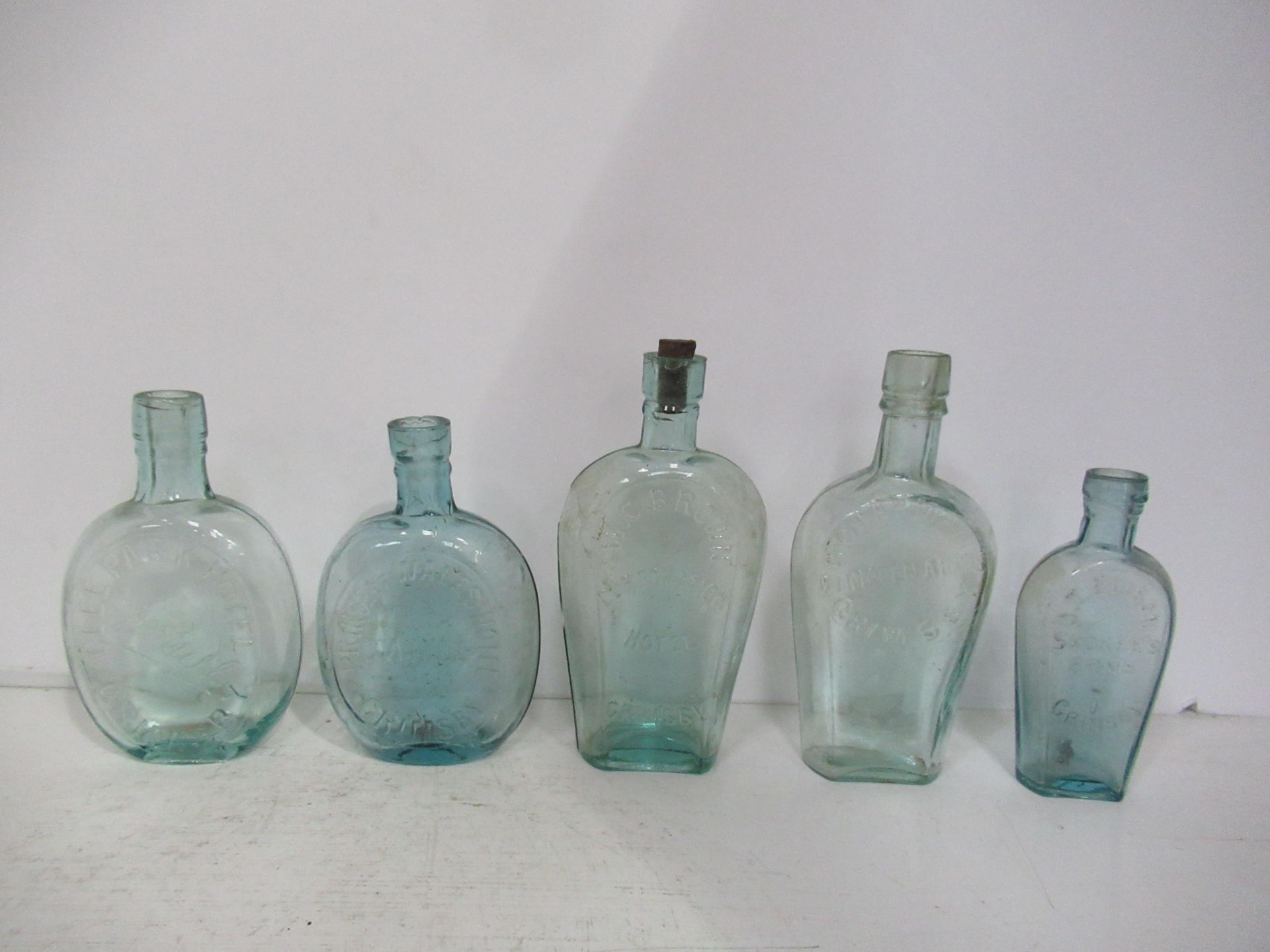 9x Grimsby theatre/hotel bottles - Image 11 of 20