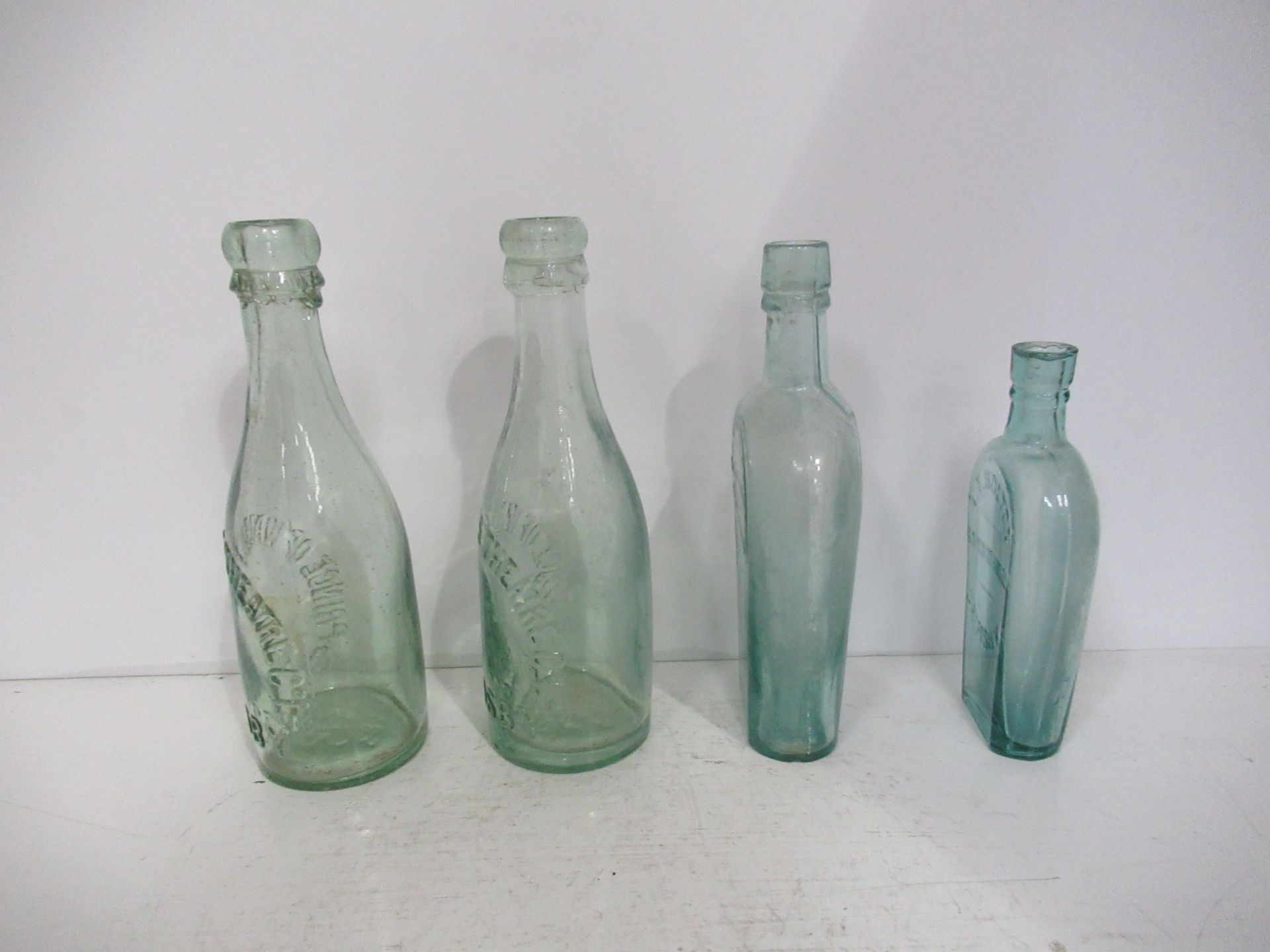 9x Grimsby theatre/hotel bottles - Image 5 of 20