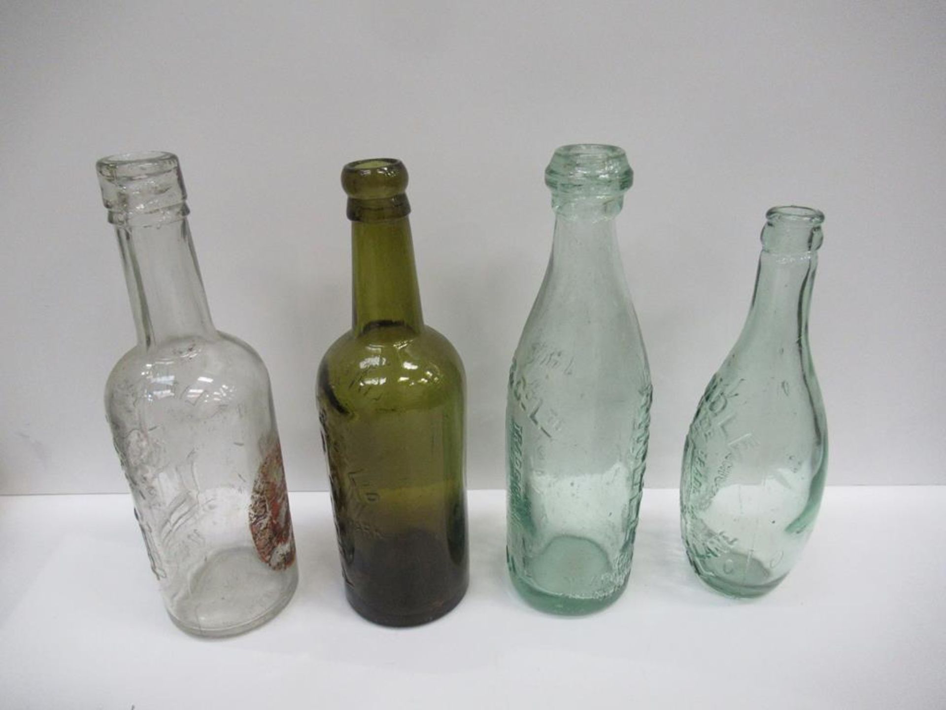 5x Hull Bottles Including Hindle & Co Ltd (3) and T. Linsley & Co Ltd (2) and a Hull Scotter & Son J - Image 5 of 25