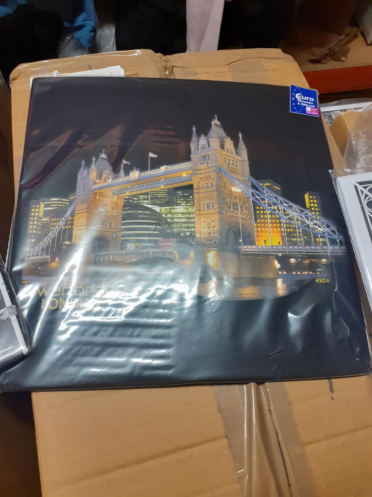 Four Boxes of London Themed T-Shirts - Image 4 of 4