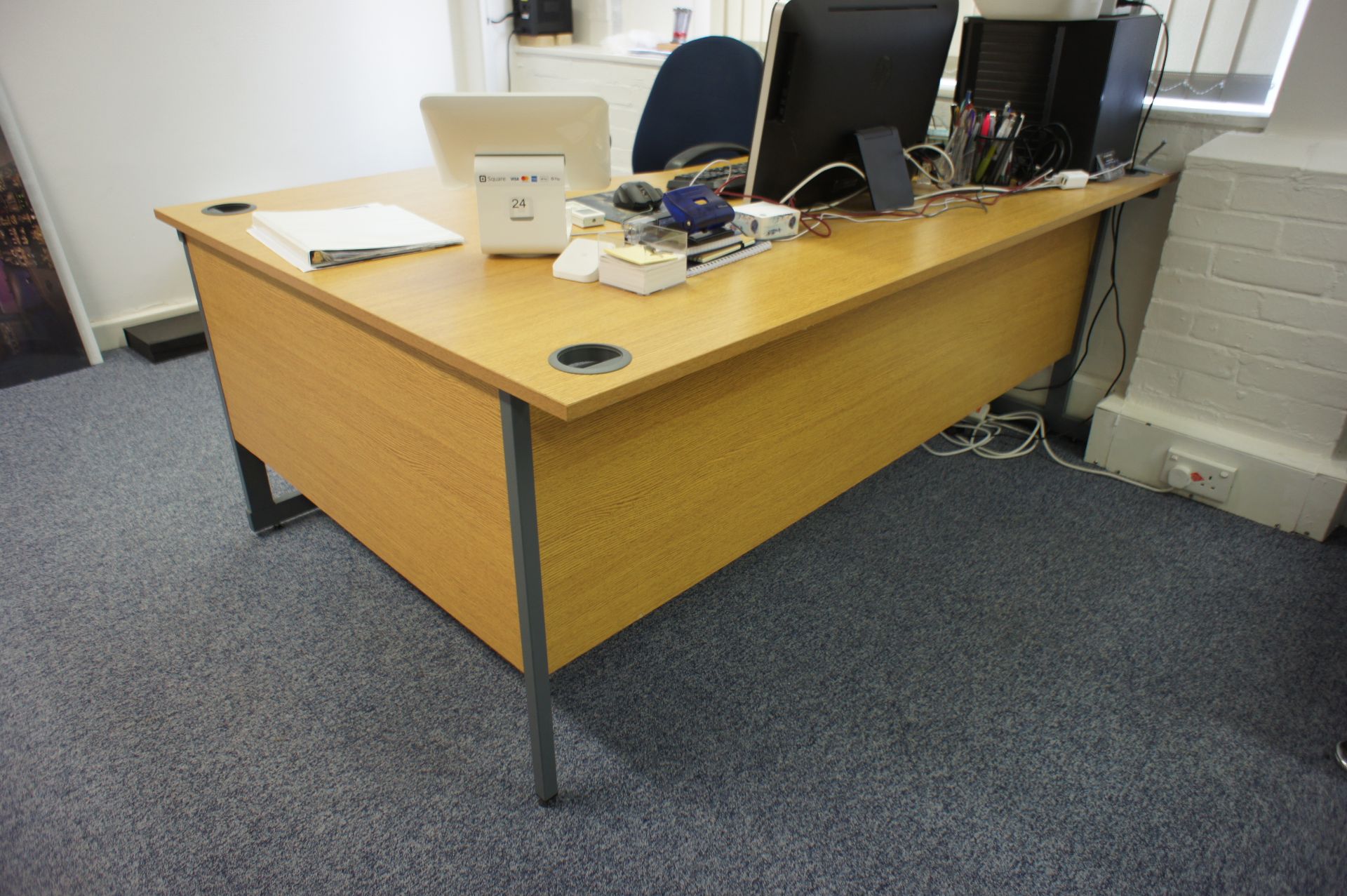 Oak Effect Right Hand Radius Desk, 3 Drawer Desk H - Image 2 of 3