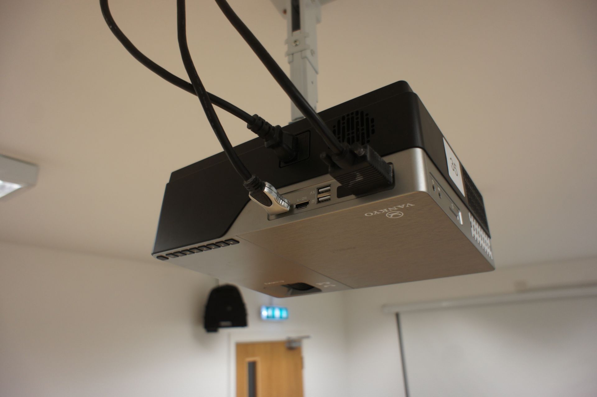 Vankyo Performance V600 Ceiling Mounted Projector - Image 3 of 5