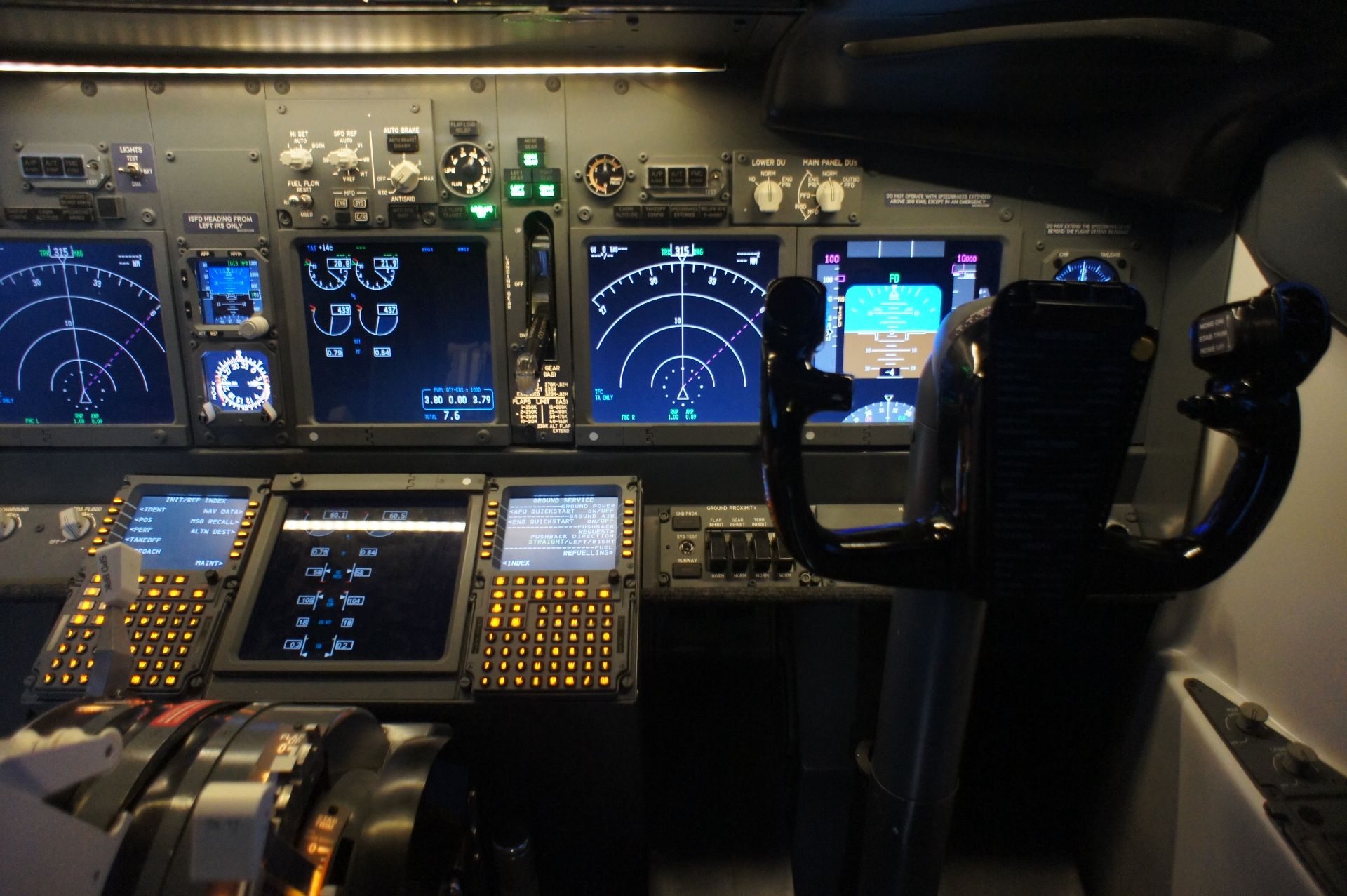 Sim World Flight Deck 737-800 Comprising of: - Fly - Image 7 of 25
