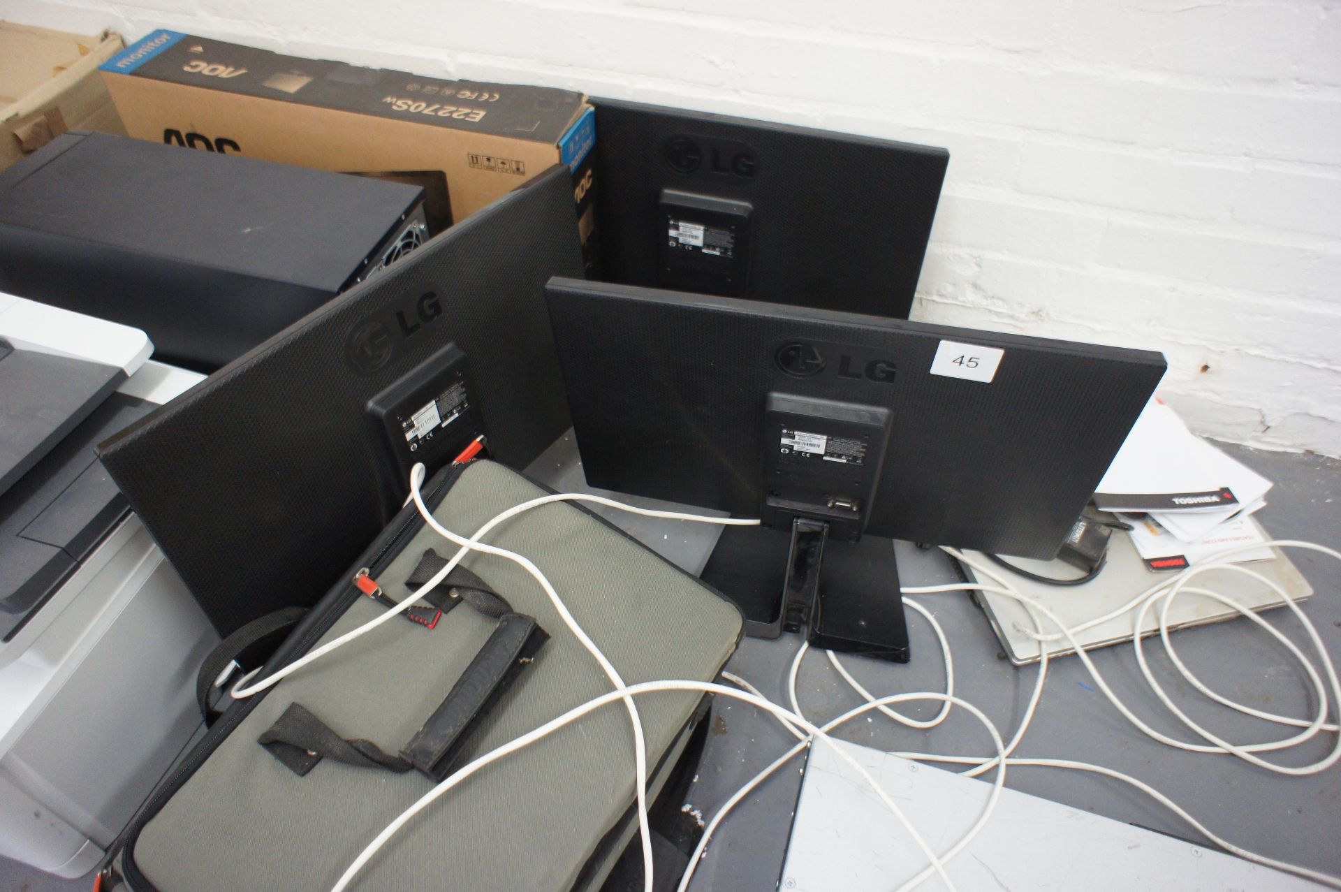 3 LG L2242C-BN Flatron Monitors, No Cables - Image 3 of 3