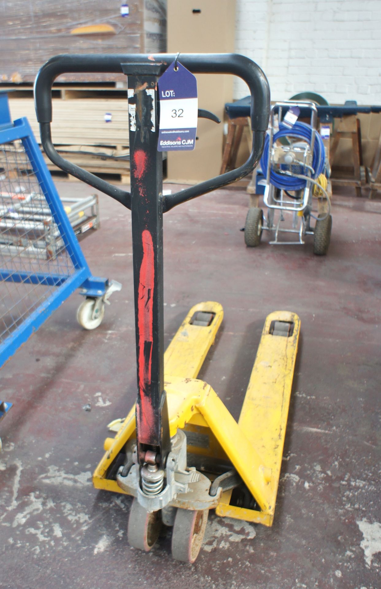 Hand Operated Pallet Truck (Delayed Collection)