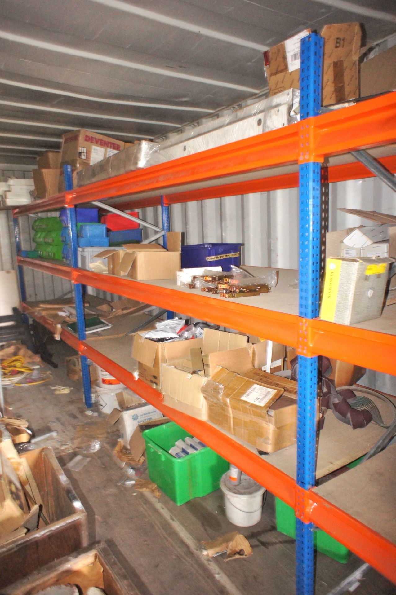 Contents to 4 x Bays of Boltless Shelving includin - Image 11 of 12