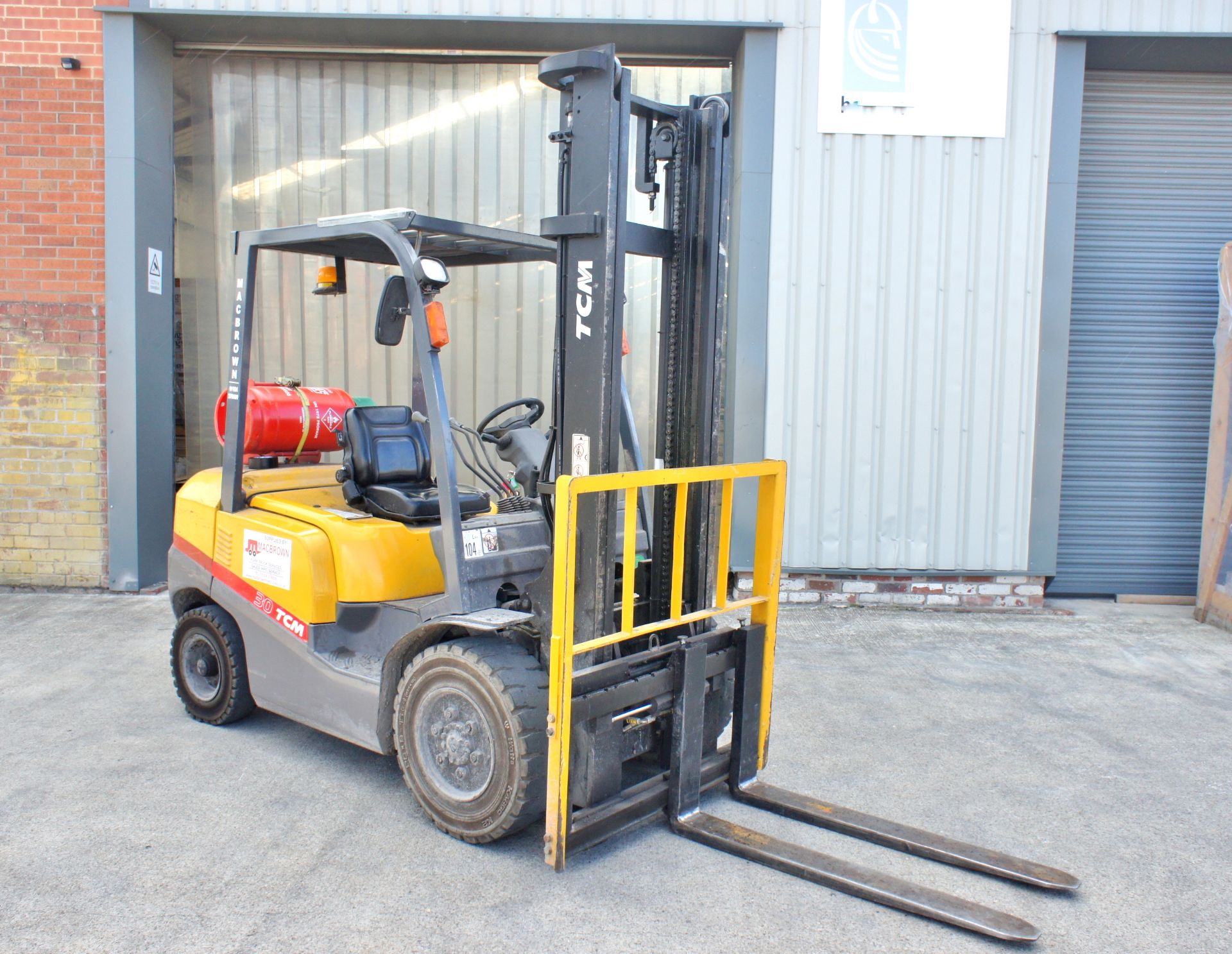 TCM FG30 LPG Forklift Truck, 3000kg capacity, side