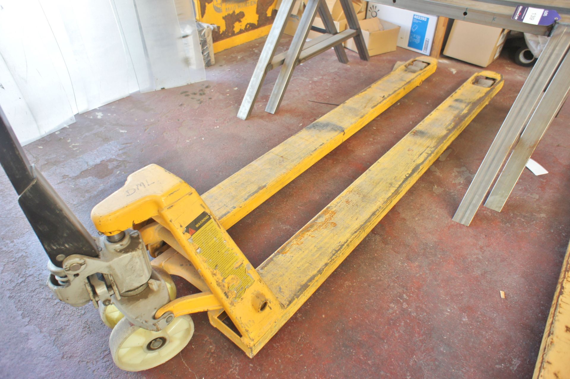 Hand Operated Long Tine Pallet Truck - Image 2 of 3