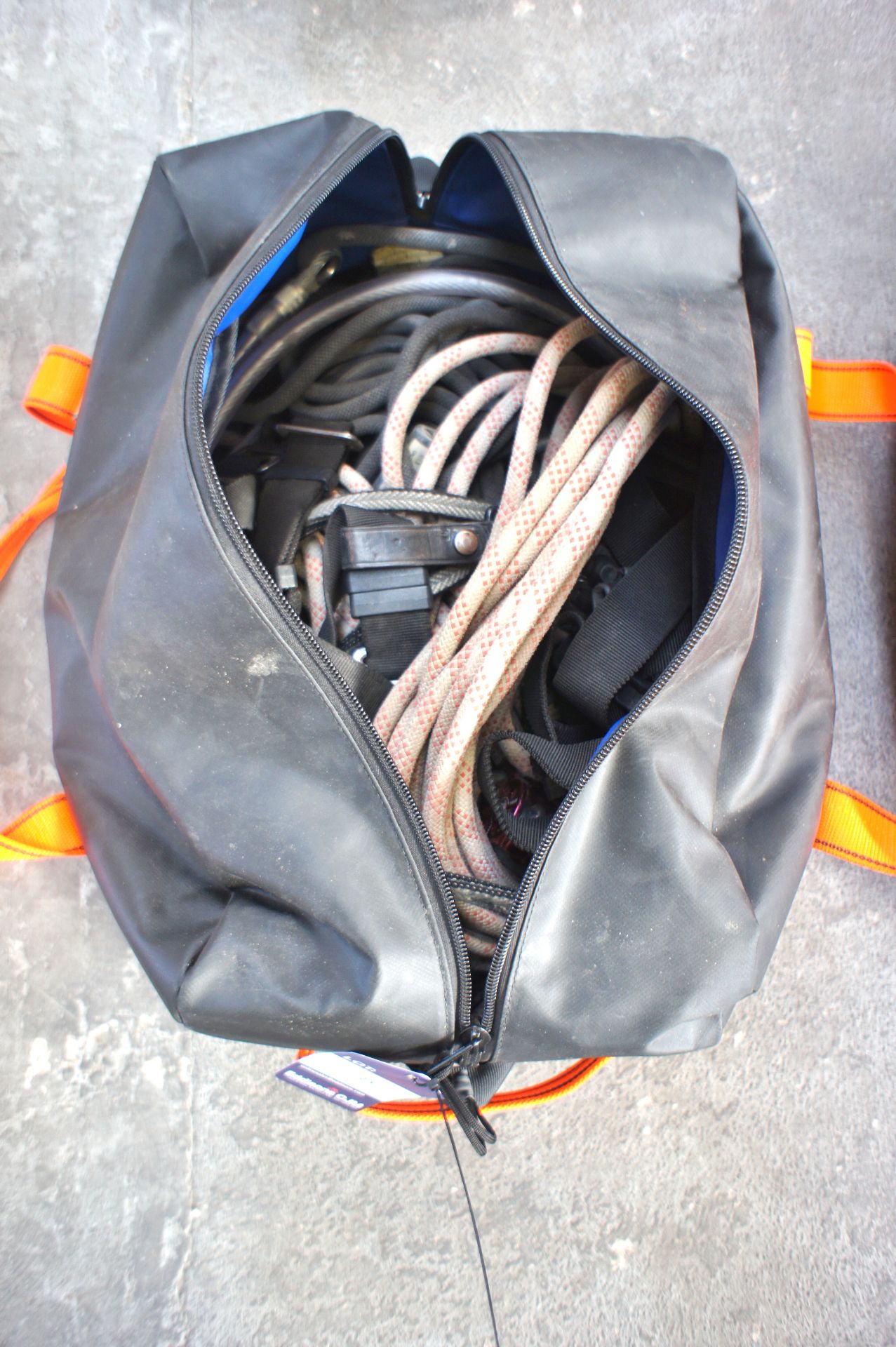 Various Fall Arrest Equipment, to Bag - Image 2 of 2