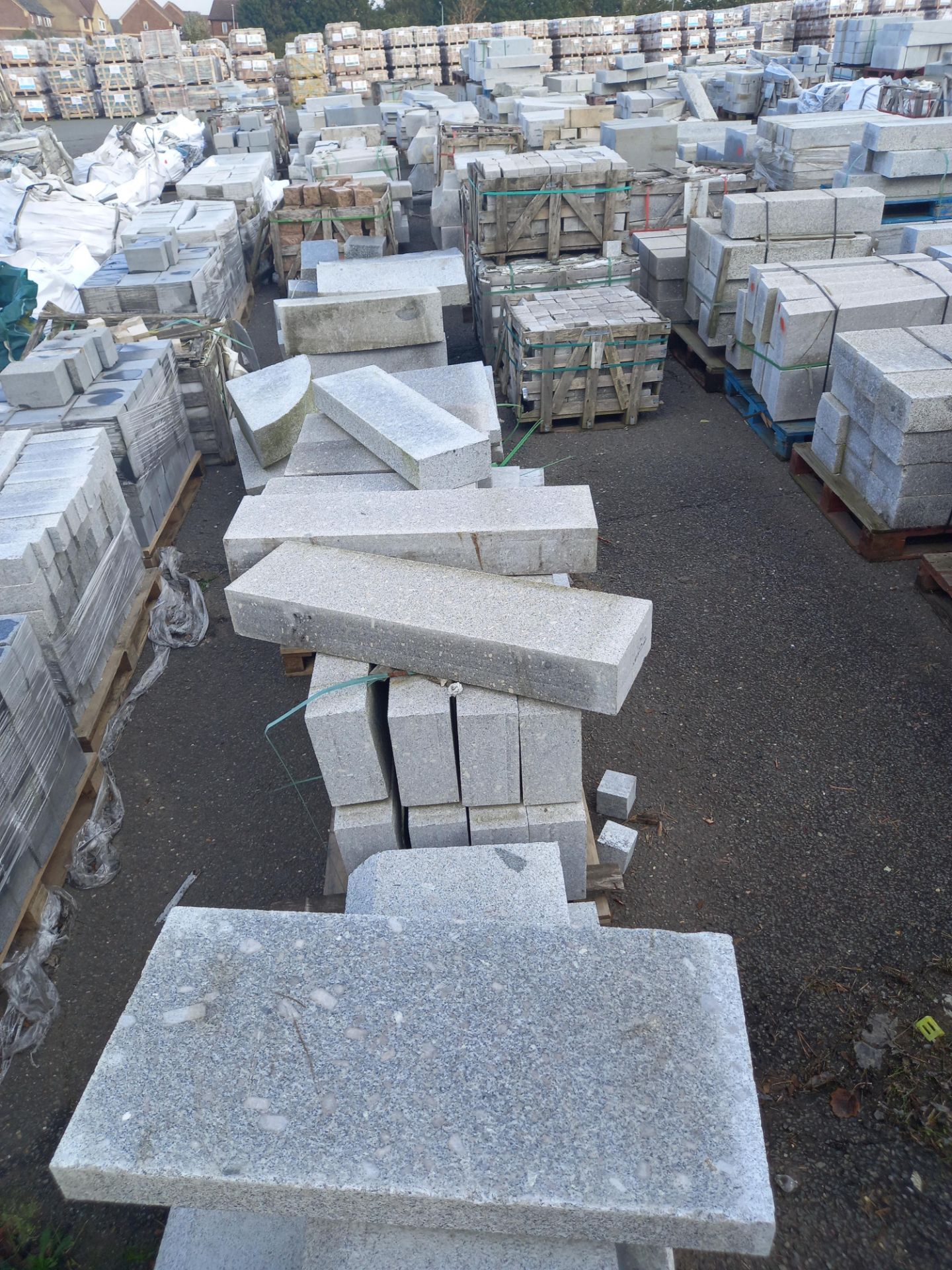 Approx 600 tonnes of granite and other natural stone products for hard landscaping, regeneration, an - Image 60 of 81