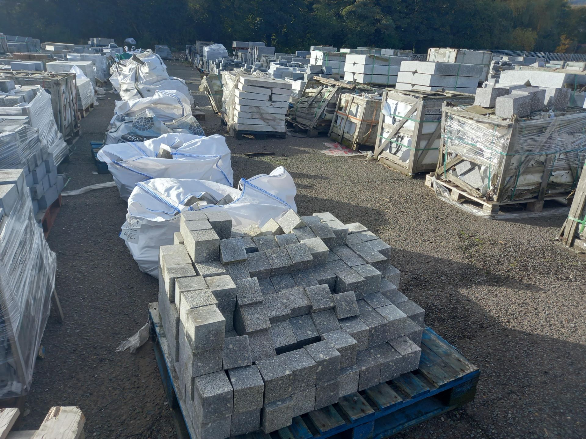 Approx 600 tonnes of granite and other natural stone products for hard landscaping, regeneration, an - Image 23 of 81