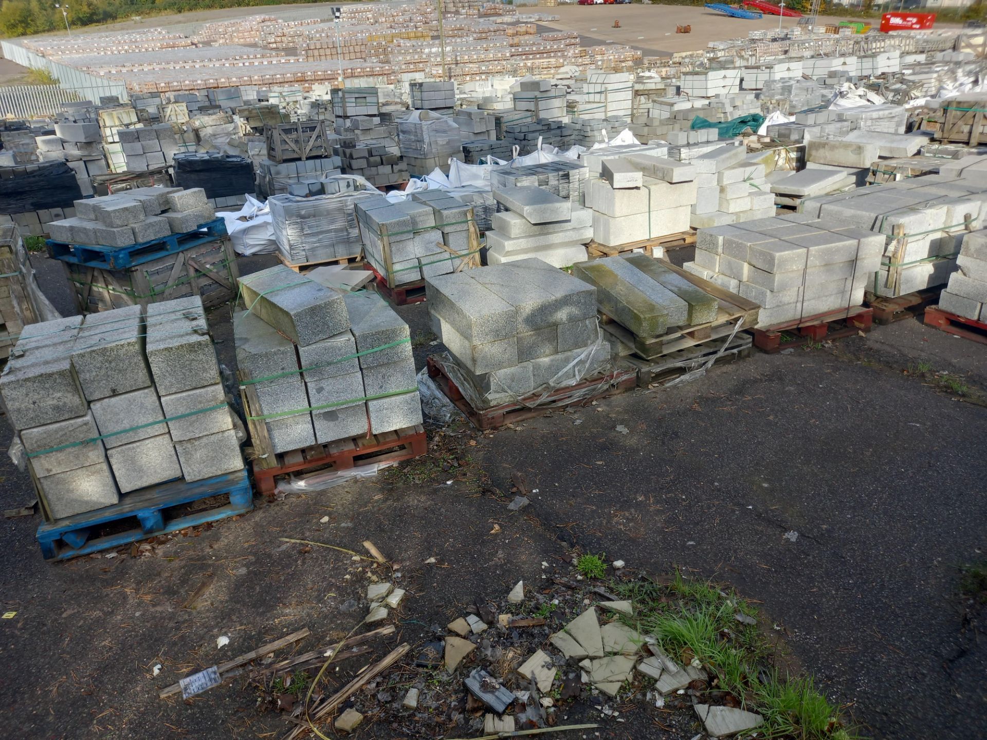 Approx 600 tonnes of granite and other natural stone products for hard landscaping, regeneration, an - Image 41 of 81