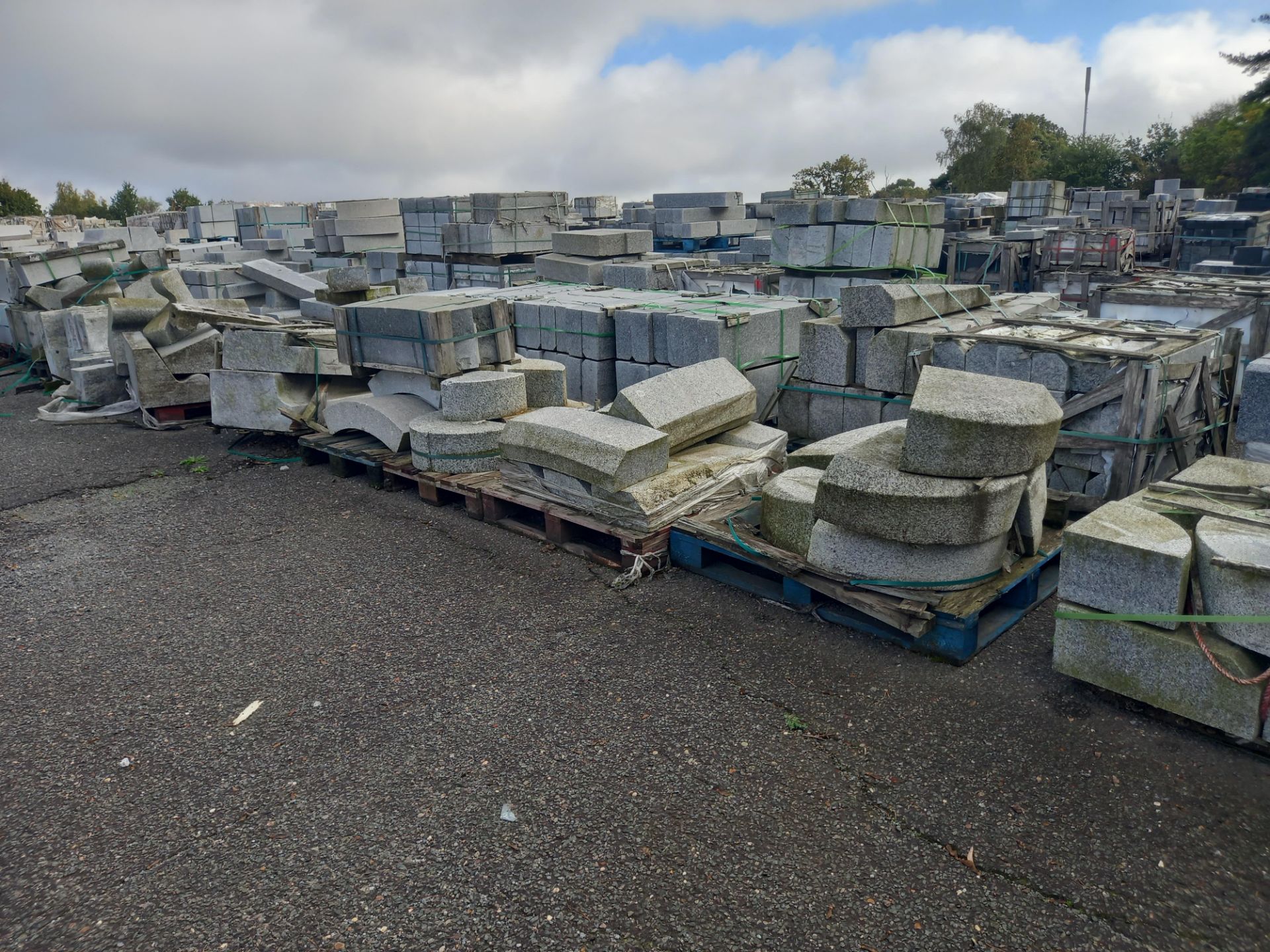 Approx 600 tonnes of granite and other natural stone products for hard landscaping, regeneration, an - Image 47 of 81