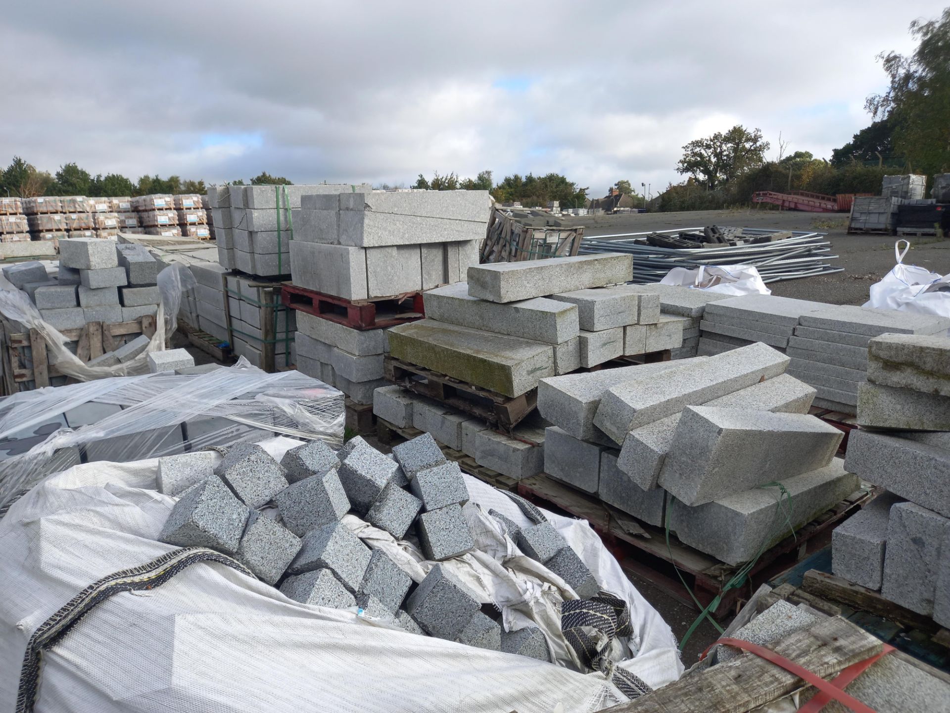 Approx 600 tonnes of granite and other natural stone products for hard landscaping, regeneration, an - Image 70 of 81