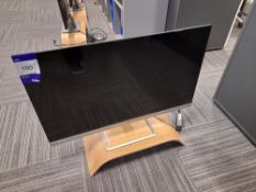 HP 32f Display Monitor with Ikea Sigfinn stand