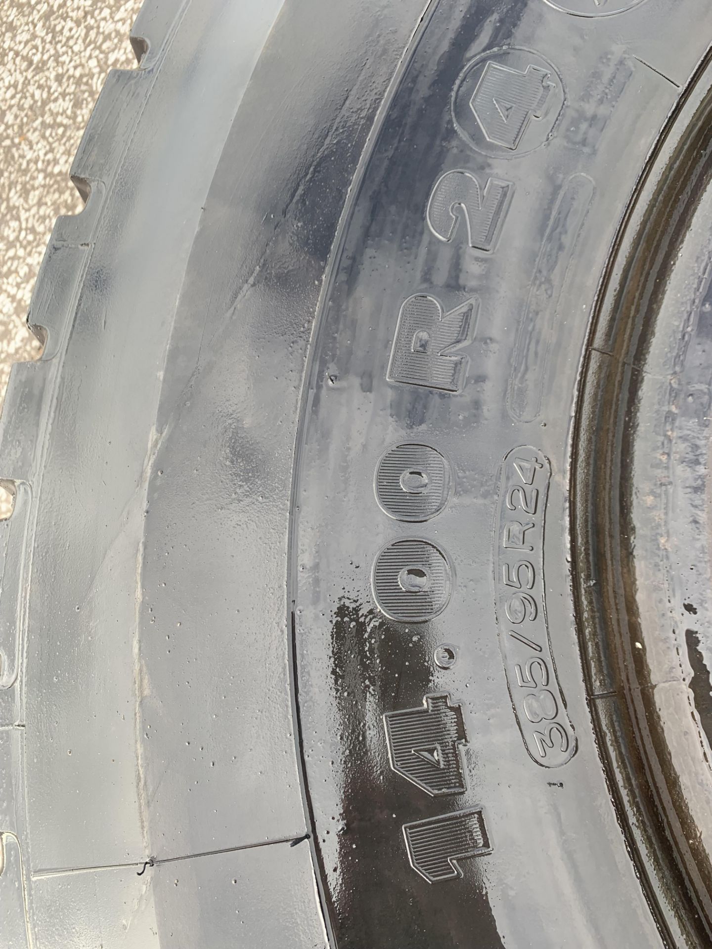 Michelin 14.00R24 Tyre - Image 4 of 6