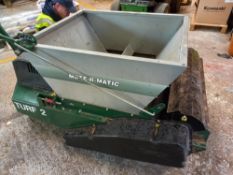 Turfco Mete-R-Matic Pedestrian Operated Top Dresser