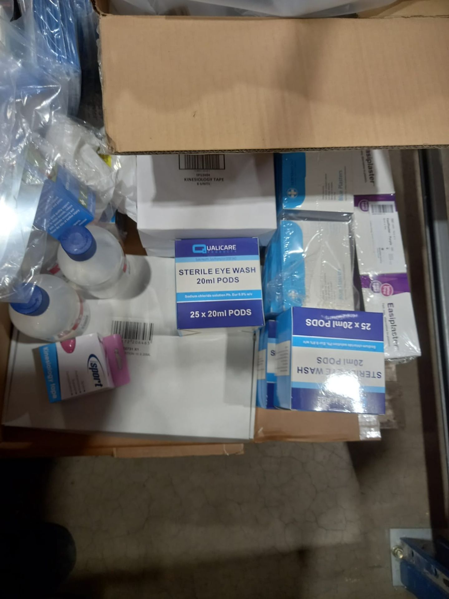 Contents of pallet to include Medisure limb supports, hand warmers, heat sprays and eye wash - Image 5 of 5