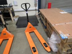 LoadSurfer 2000kg Pallet Truck