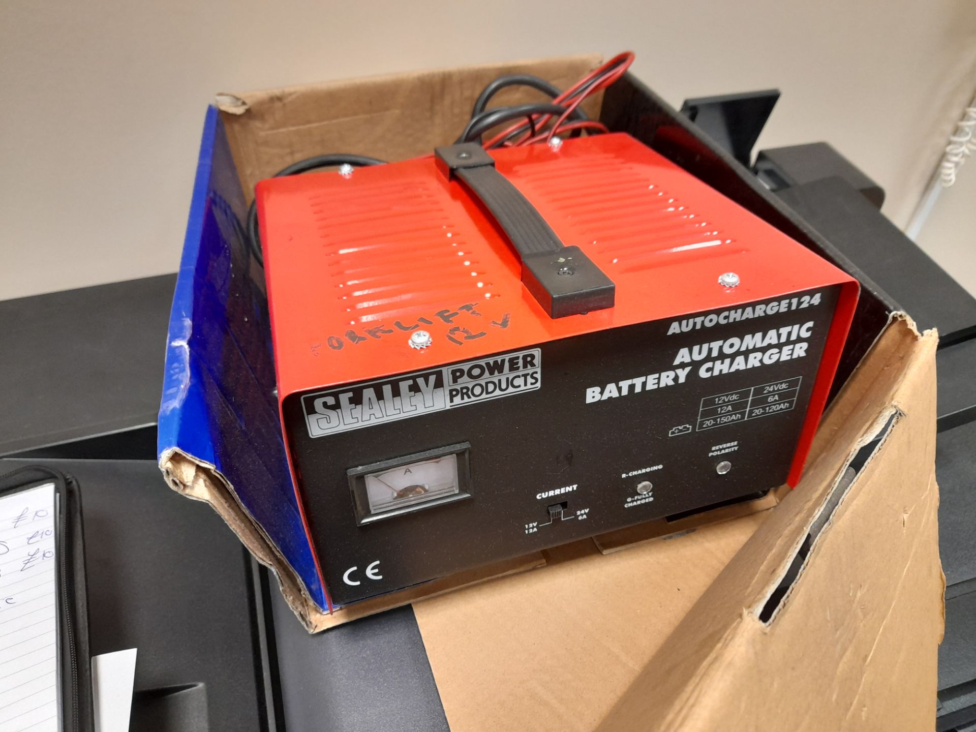 Sealey AutoCharger 124 6/12 Amp 12/24V electronic battery charger - Image 2 of 2