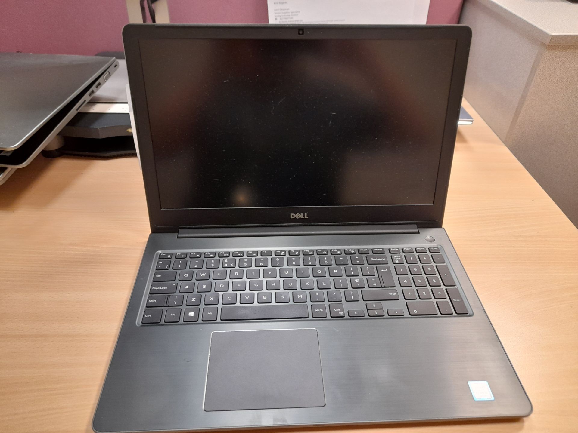 Dell Vostro P62F laptop, with Intel Core i5 7th Gen, Serial Number: GM00FP2, Year: 2018 - Image 3 of 3