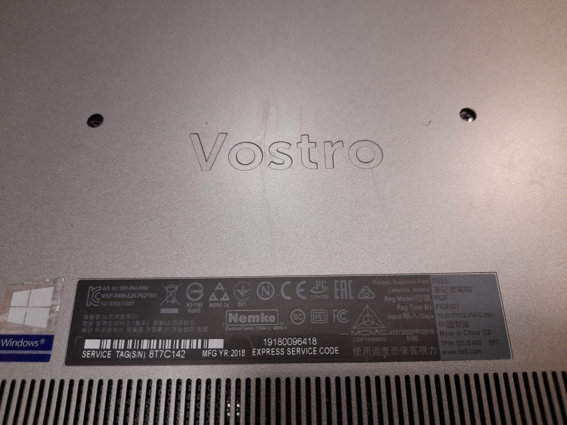 Dell Vostro P62F laptop, with Intel Core i5 7th Gen, Serial Number: 8T7C142, Year: 2018 Damage to - Image 2 of 4