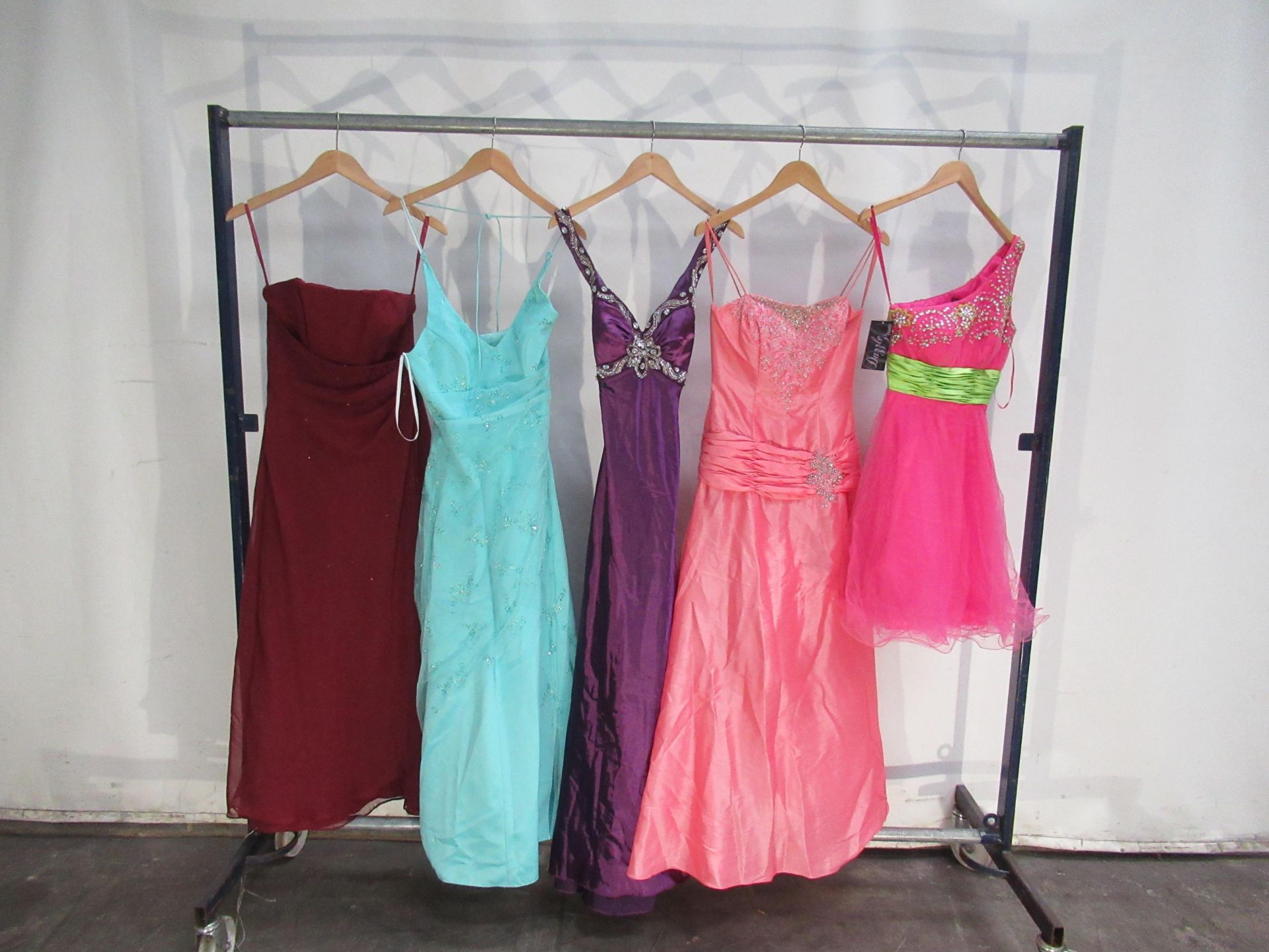 20x assorted deisgner bridesmaid/ prom gowns in size 6 & 8 - Image 3 of 4