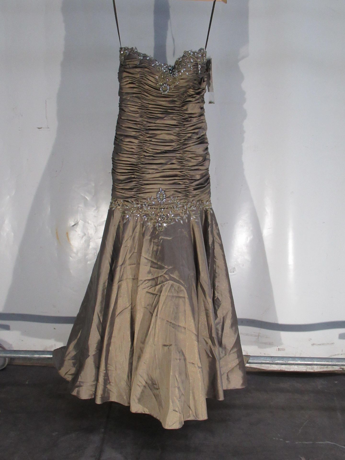 10 x Ballgowns - Image 2 of 2