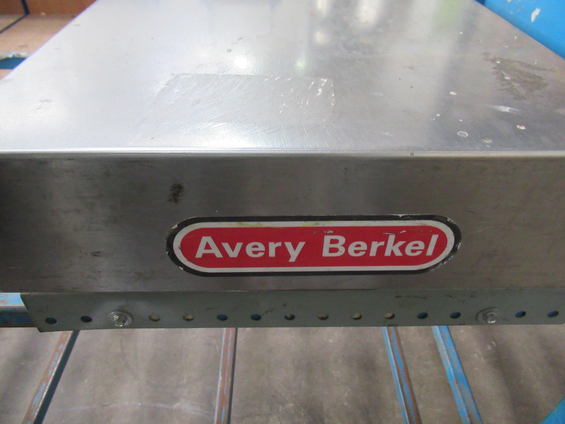 A Porters Trolley Complete with Avery Berkel Model D1-10 Digital Weighing Scales S/N97212723 - Image 4 of 8