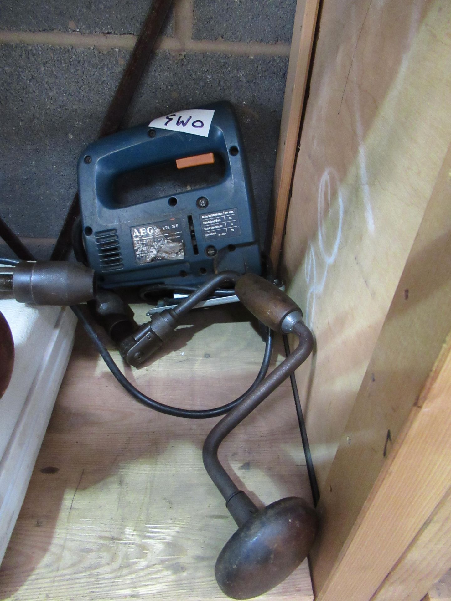 Hand tools to include 3x hand drills, 1x AEG jigsaw and a Bosch 9.6v drill 'no charger' - Image 4 of 4