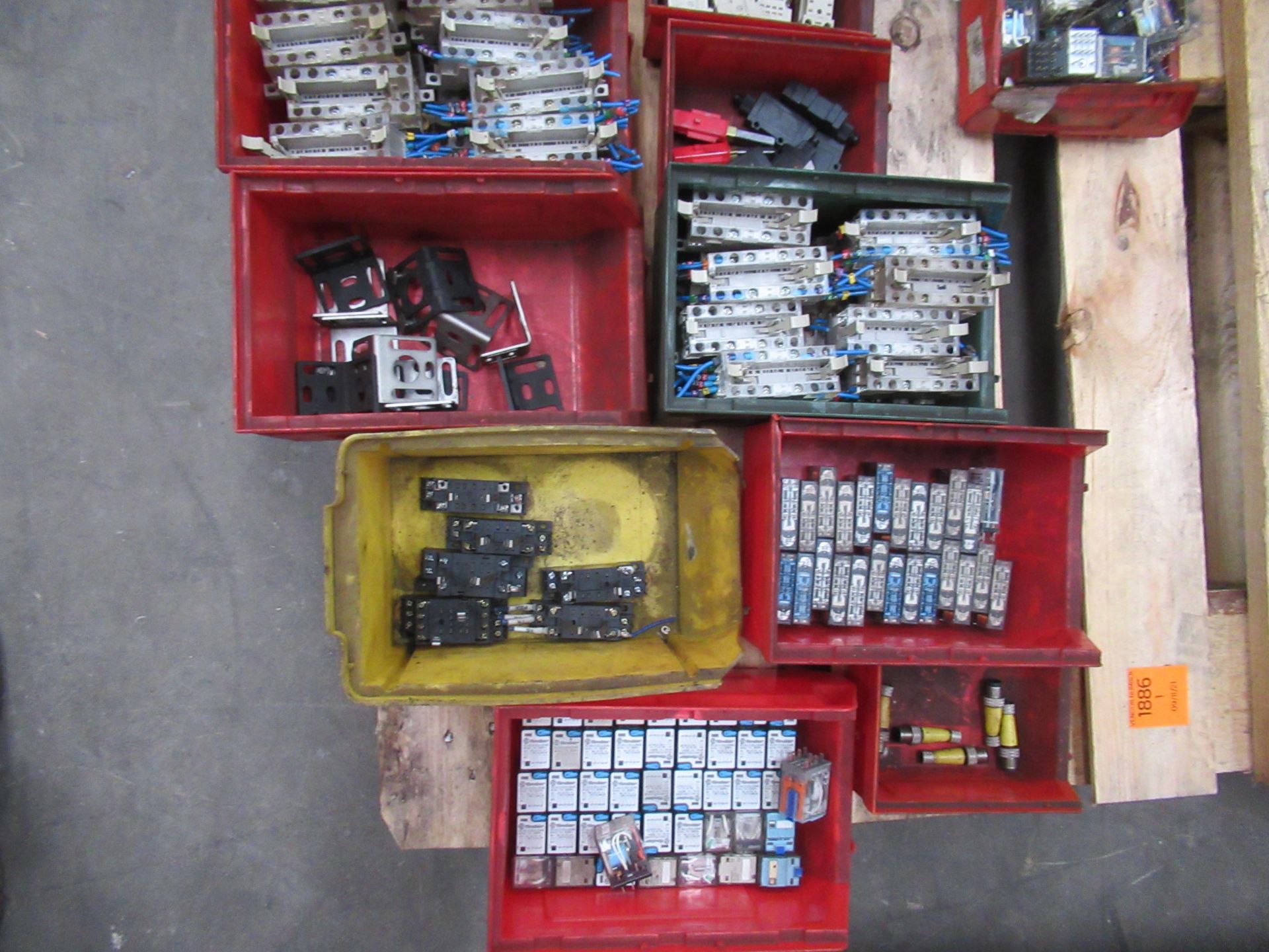 A Pallet of Various Electrical Items Switches etc - Image 3 of 3