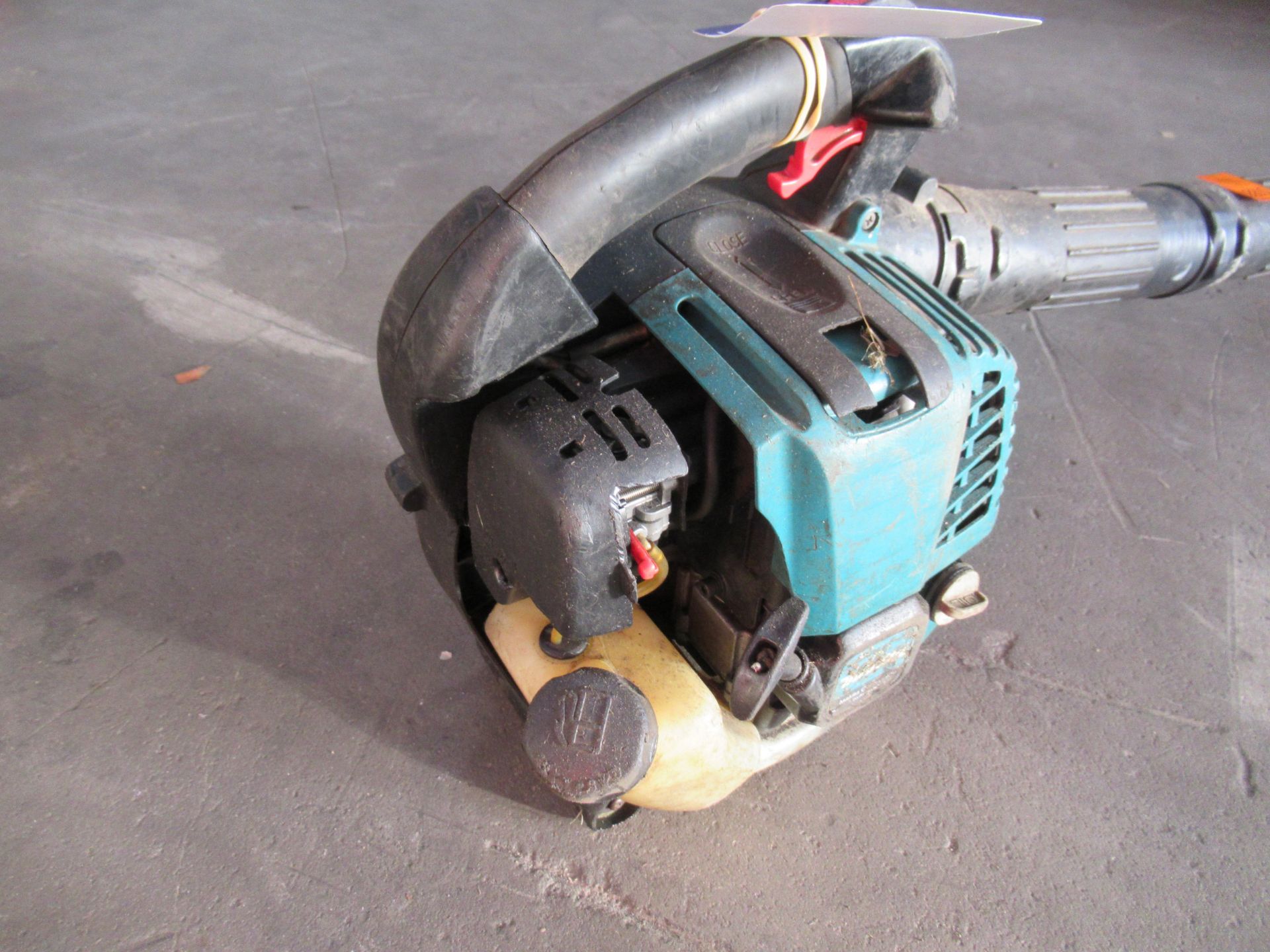 Makita leaf blower - Image 2 of 4