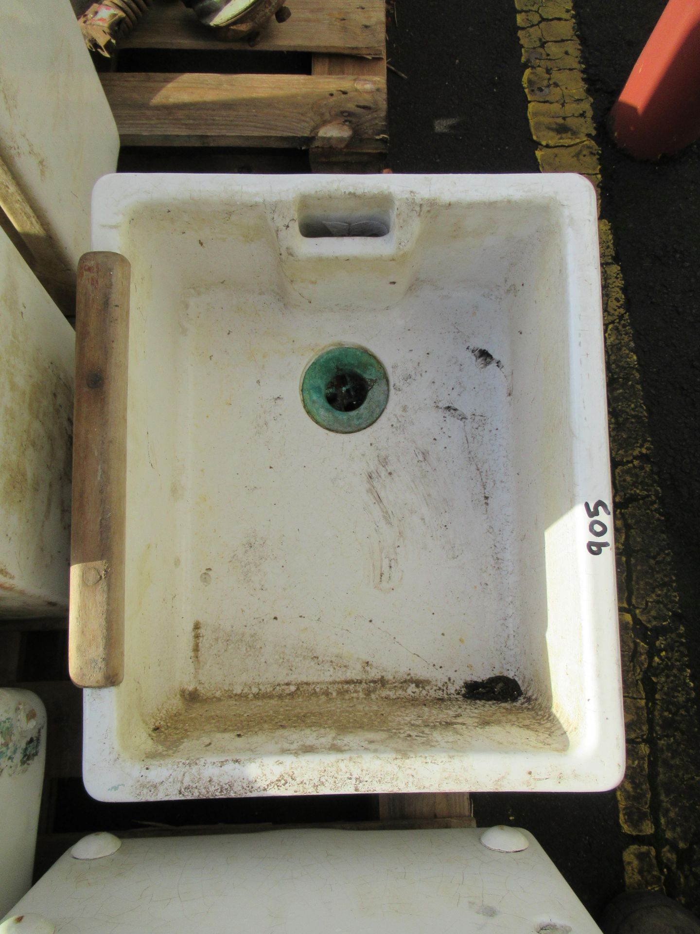 Two Small Belfast Sinks - Image 3 of 3