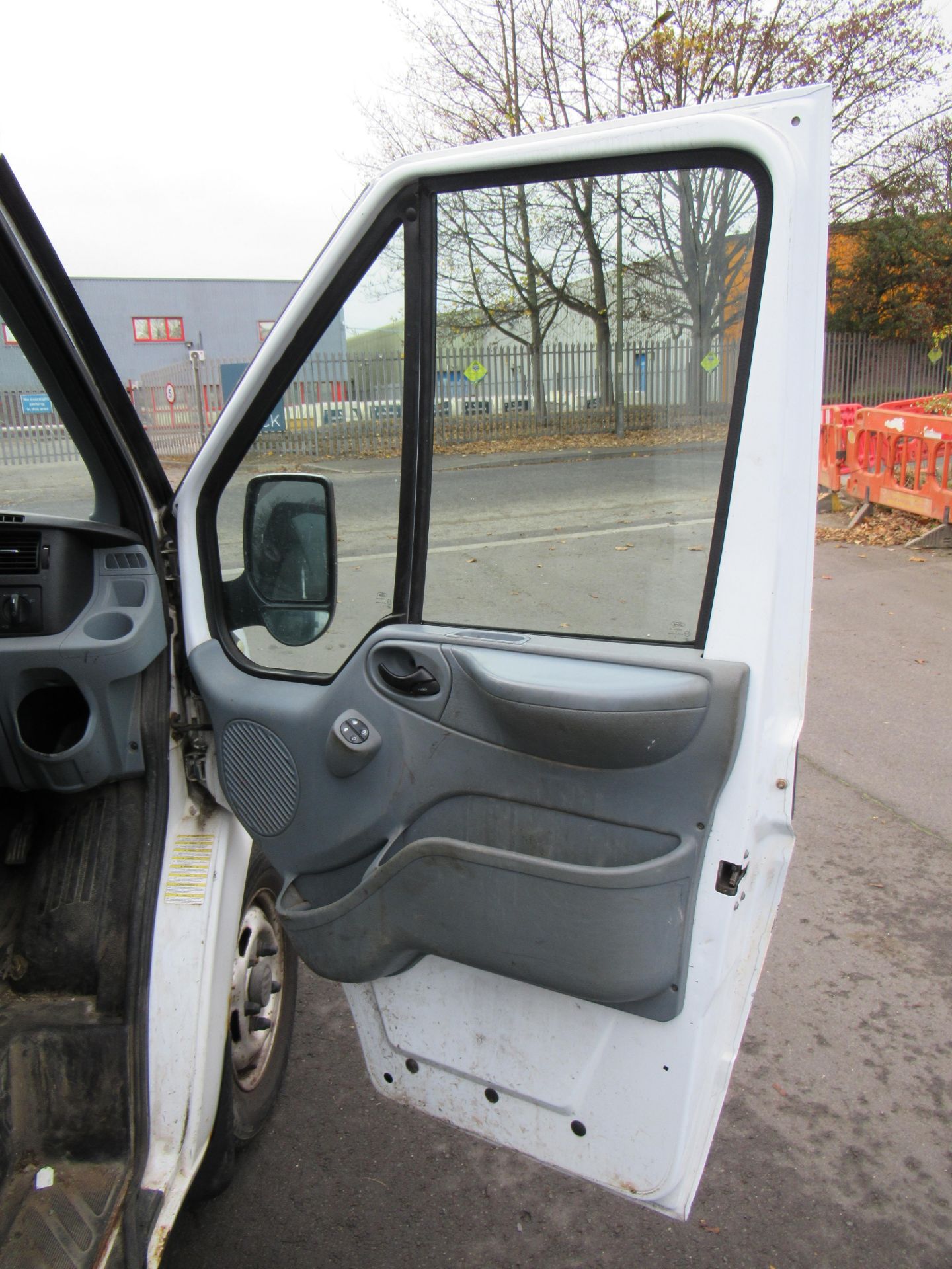 2012 Ford Transit 100 T280 FWD 2198cc Panel Van - Image 24 of 37