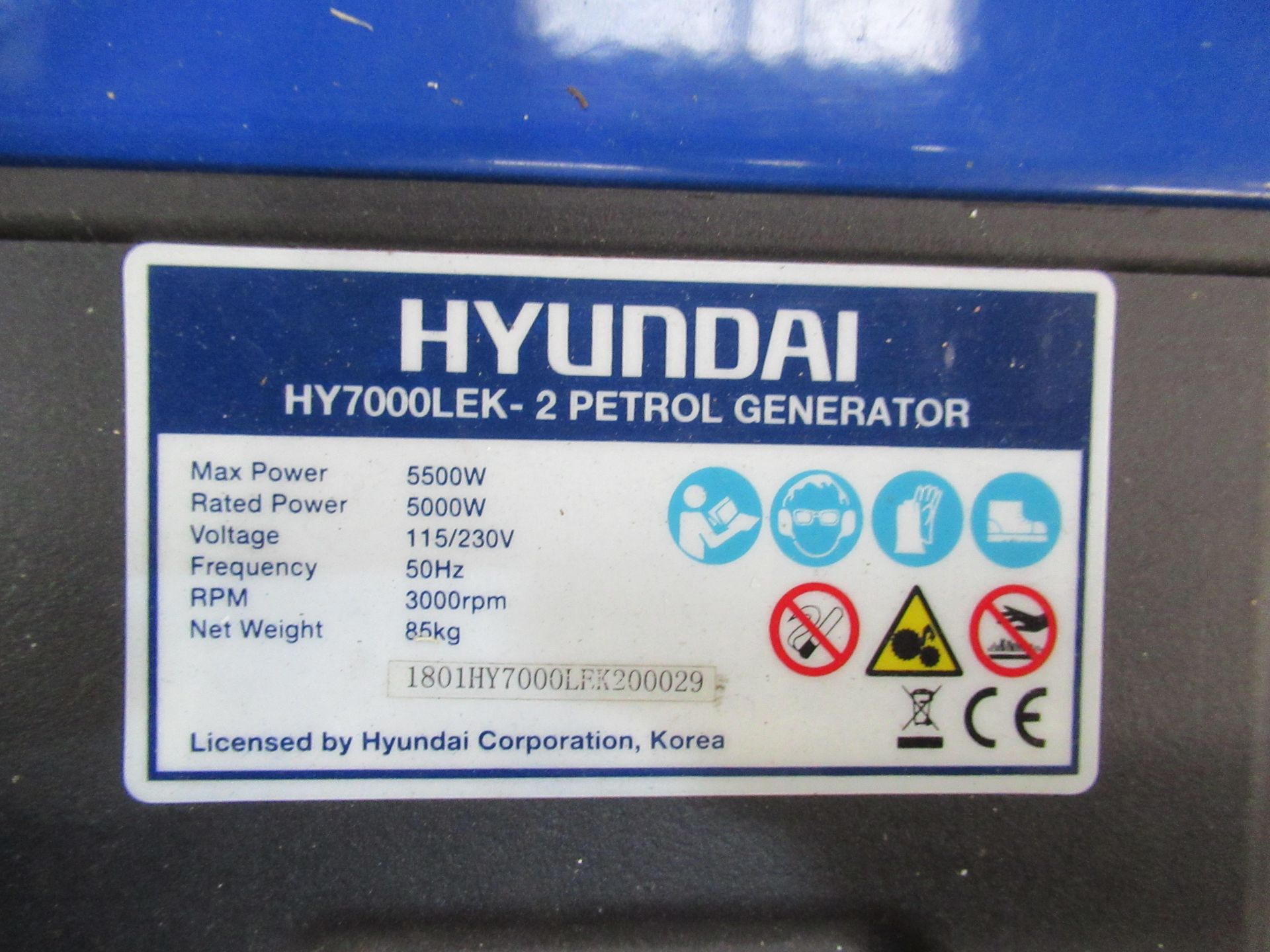 A Hyundai HY7000LEK-2 5.0-5.5Kw 110V and 240V Petrol Generator (Working Condition) - Image 3 of 9