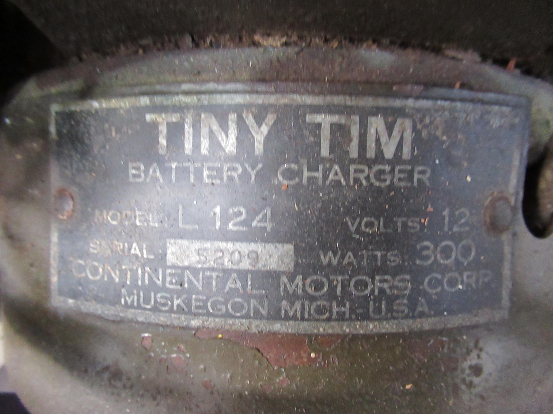 World War 2 Tiny Tim30 amp petrol generator together with a 200amp World War 2 aircraft generator - Image 5 of 11