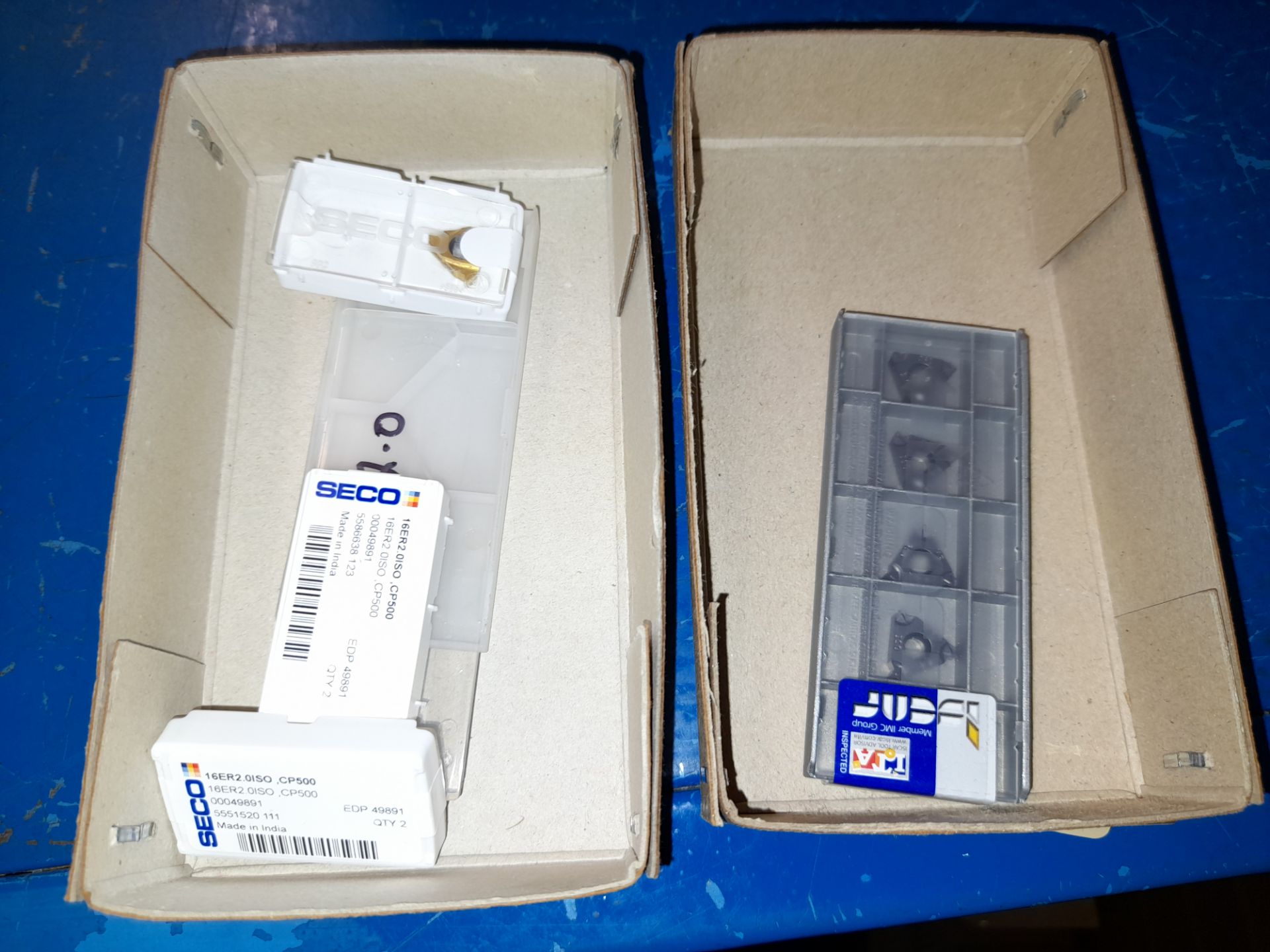 1 bay of various CNC cutting tips & inserts, Location: A1, (Note: Various quantities to boxes, see - Image 6 of 6