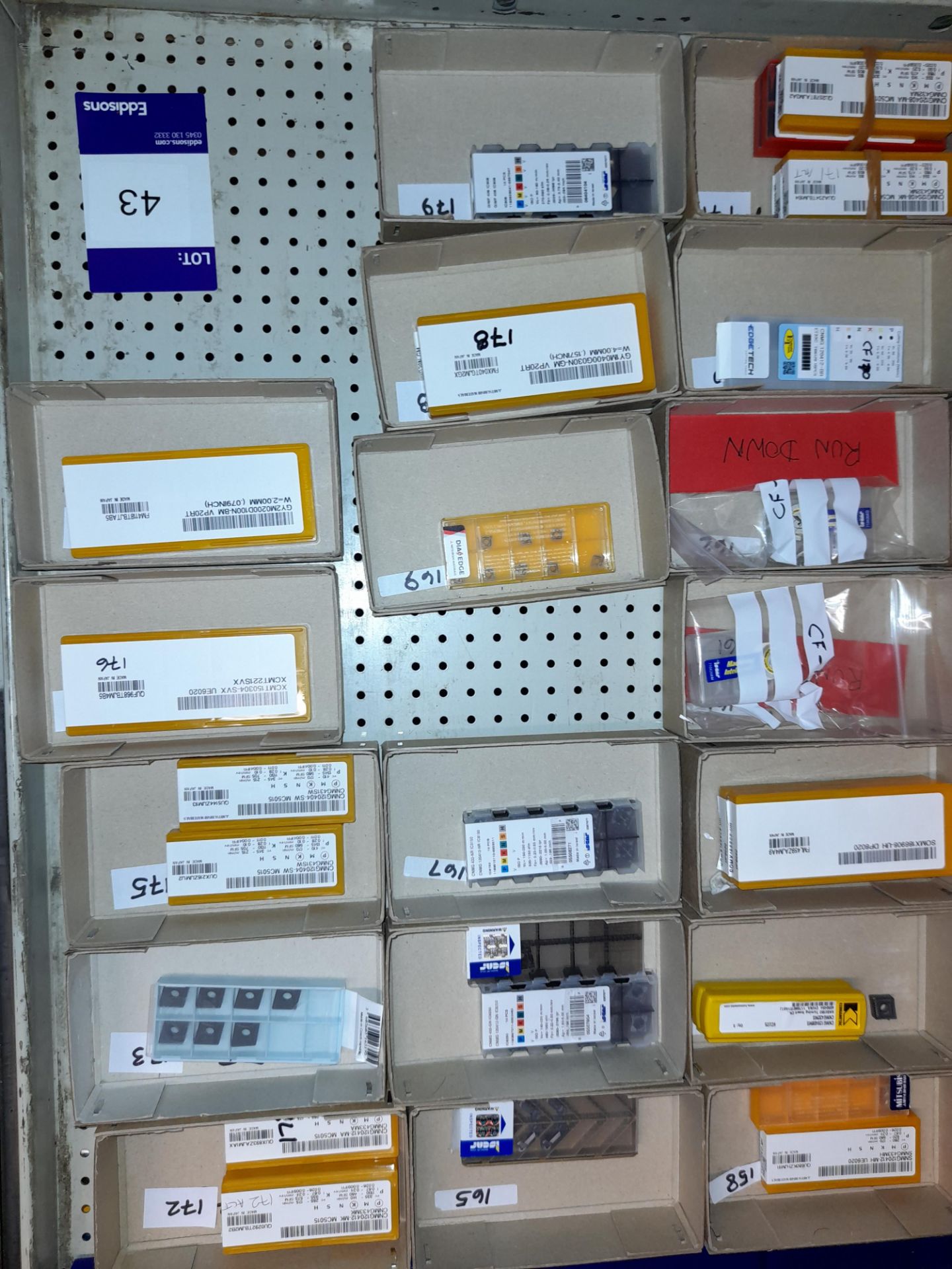 Quantity of various CNC inserts, cutters and screws etc., as lotted to tray (Tray & drawer not - Image 3 of 3