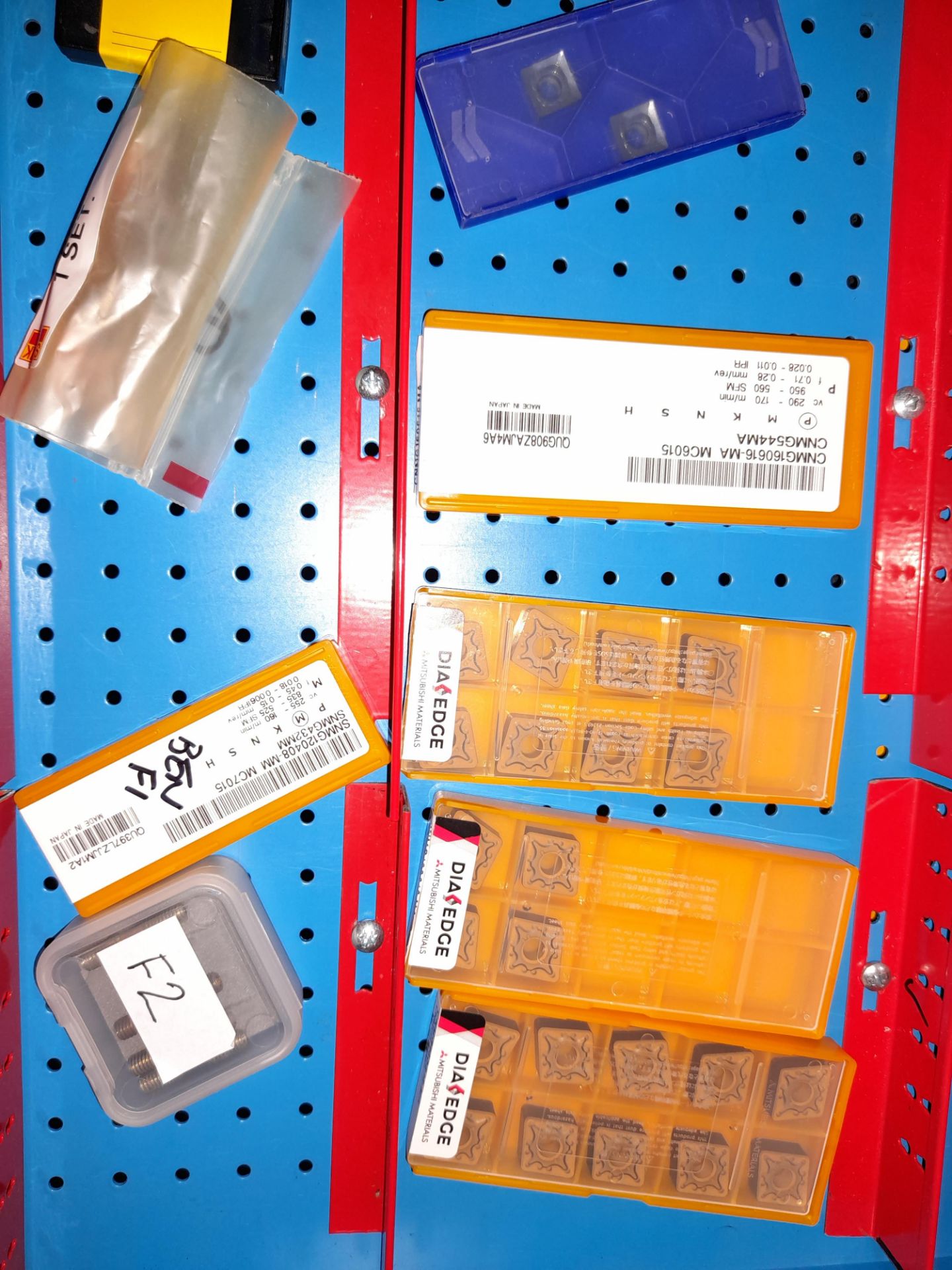 Quantity of various CNC cutting tips and inserts etc., as lotted to tray (Tray & drawer unit not - Image 2 of 5