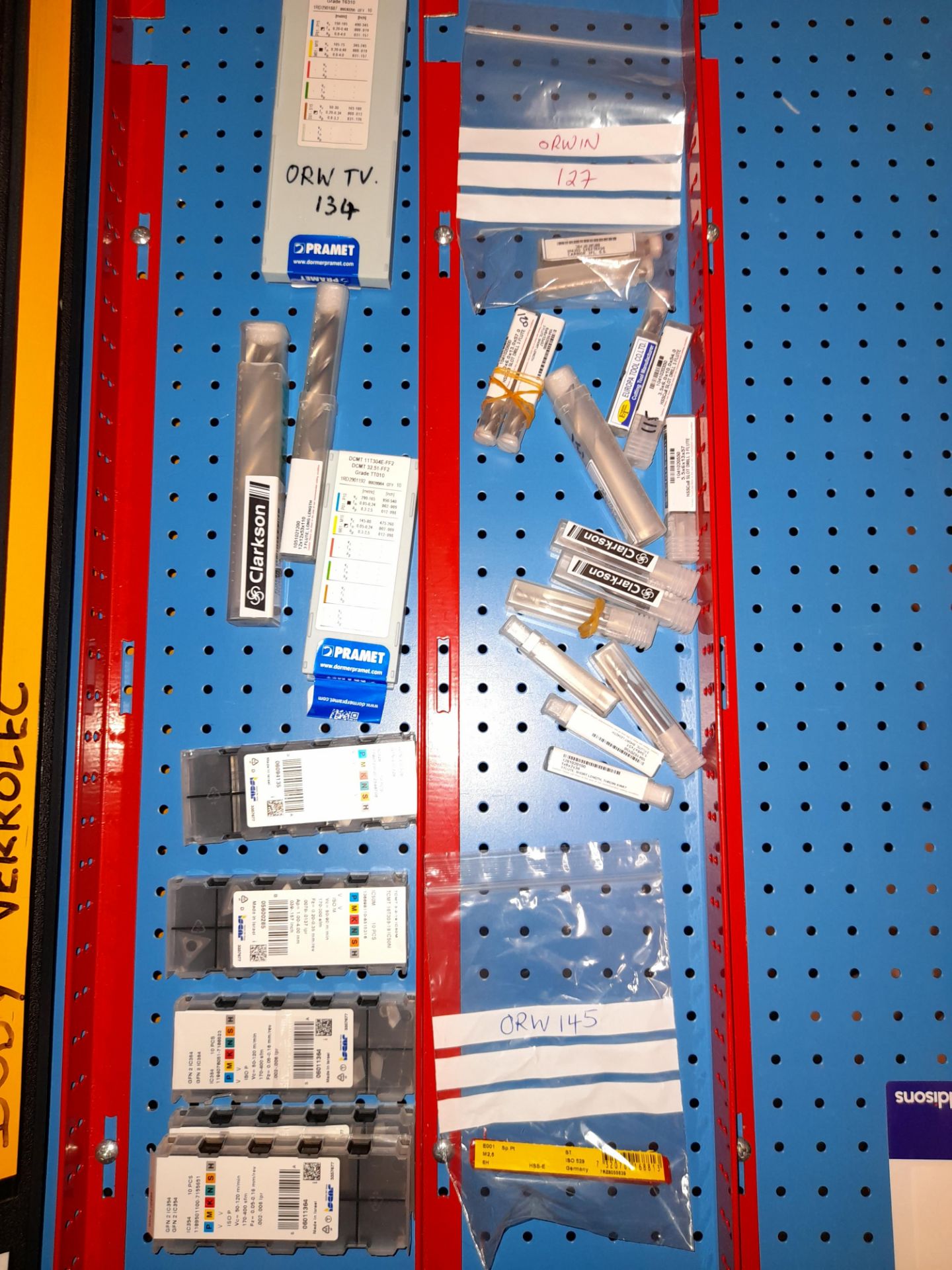 Quantity of various CNC cutting tips and drills etc., as lotted to tray (Tray & drawer unit not - Image 2 of 4