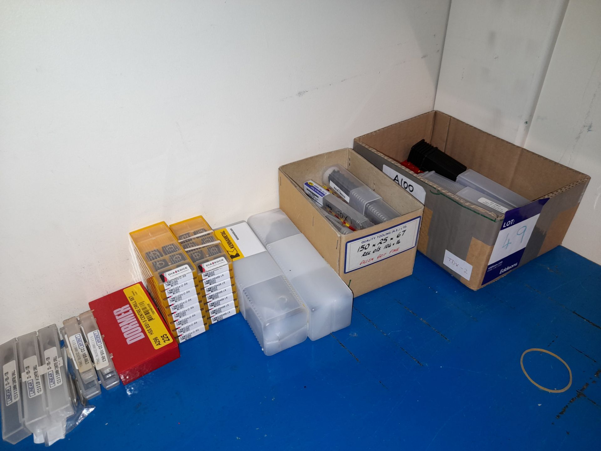 Quantity of various drills including HSCO spot drills & Centre drills, various sizes (Shelving not - Image 2 of 4