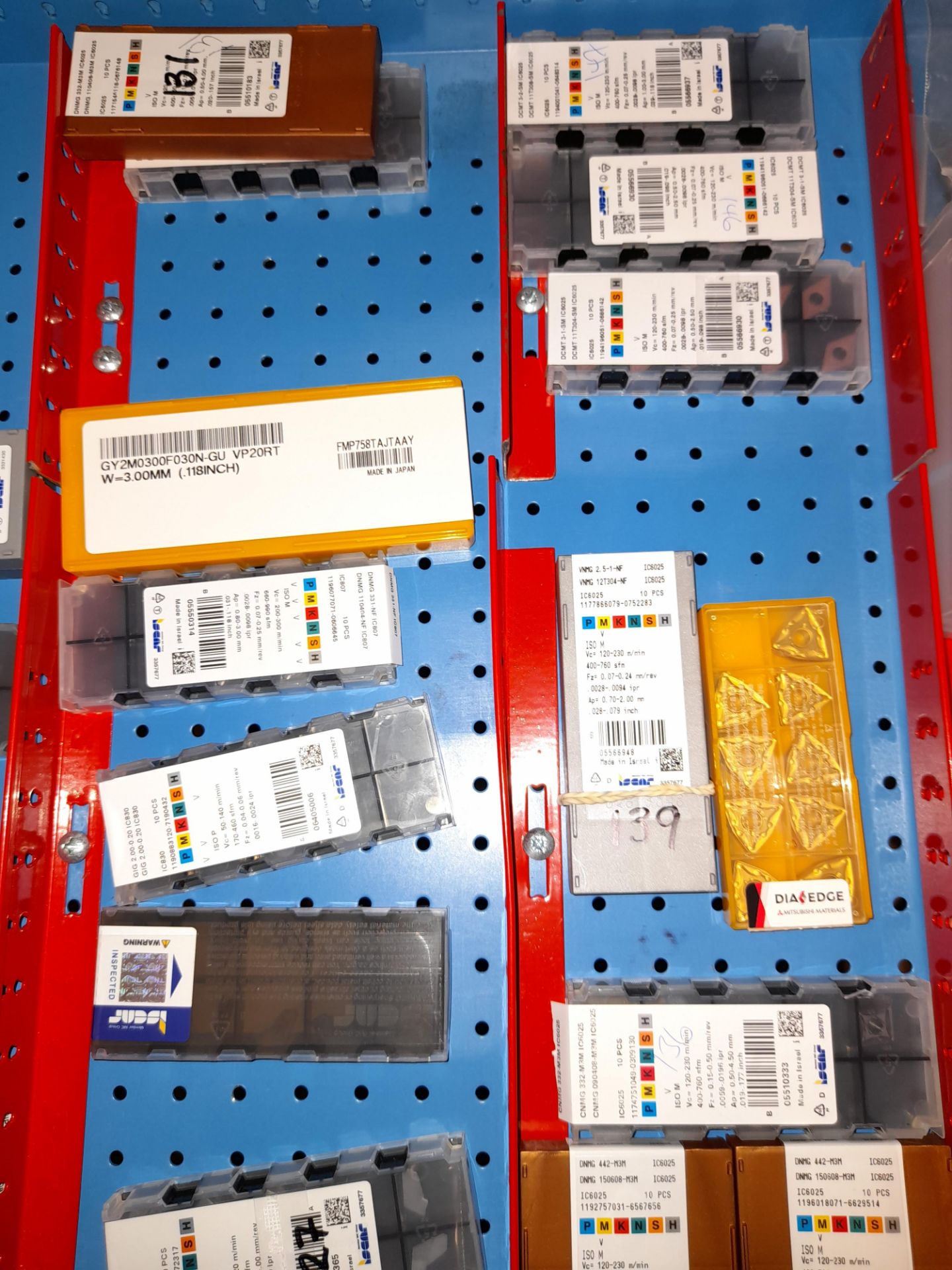 Quantity of various CNC inserts, cutting tips and taps etc., as lotted to tray (Tray & drawer unit - Image 5 of 6