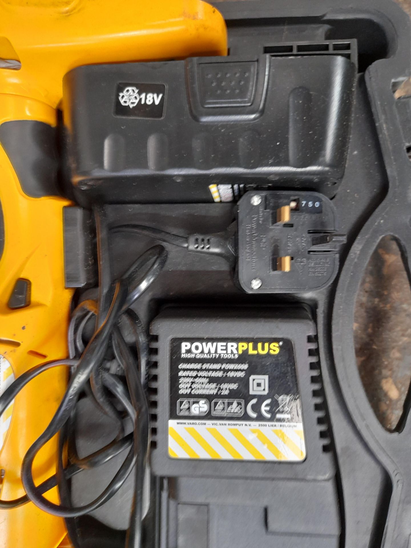 Power plus X008 cordless right angled drill with battery and charger in case - Image 3 of 3