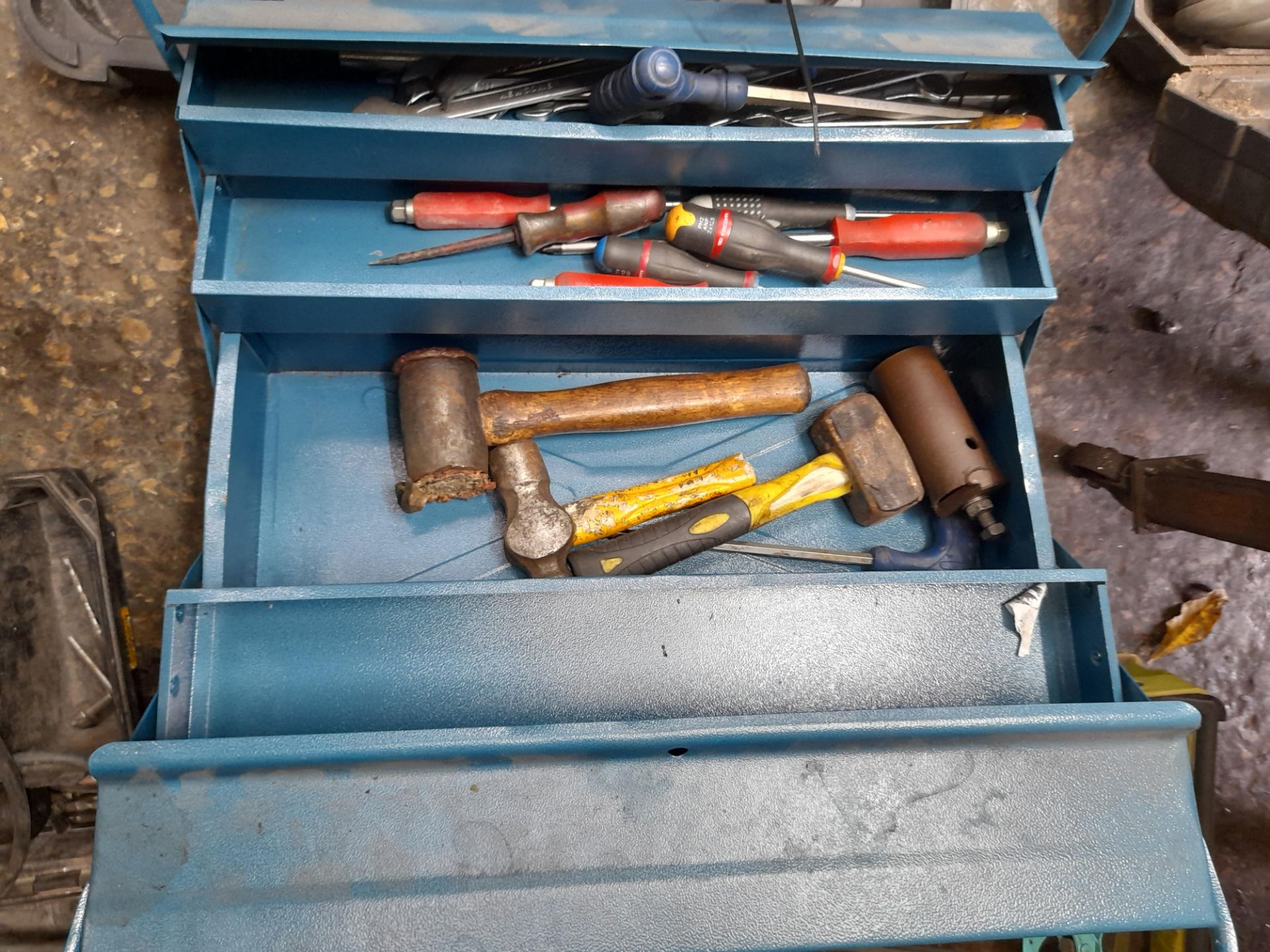 Quantity of various hand tools to crate & tool chest - Image 3 of 3